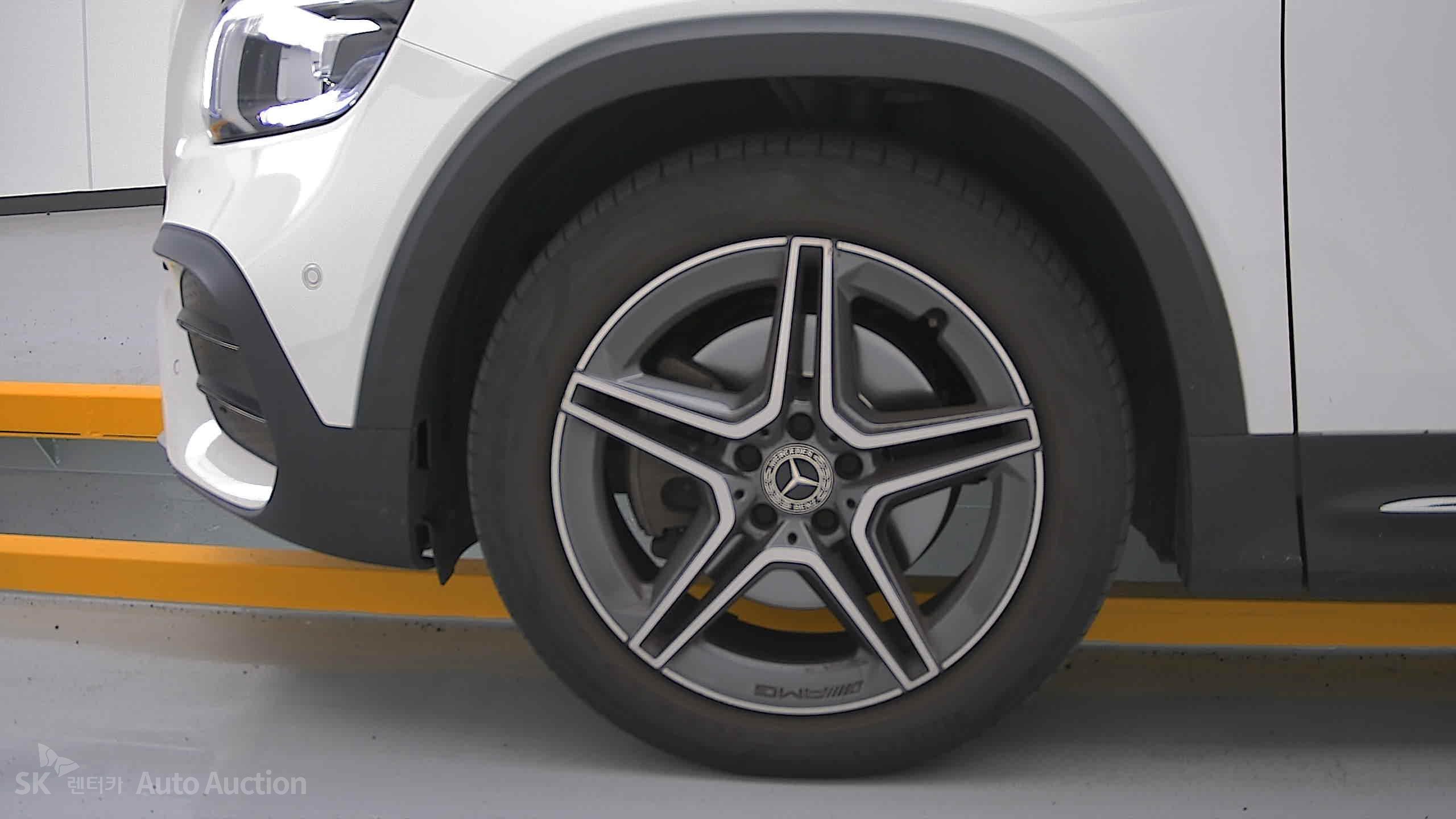 2021 - mercedes-benz glb 250