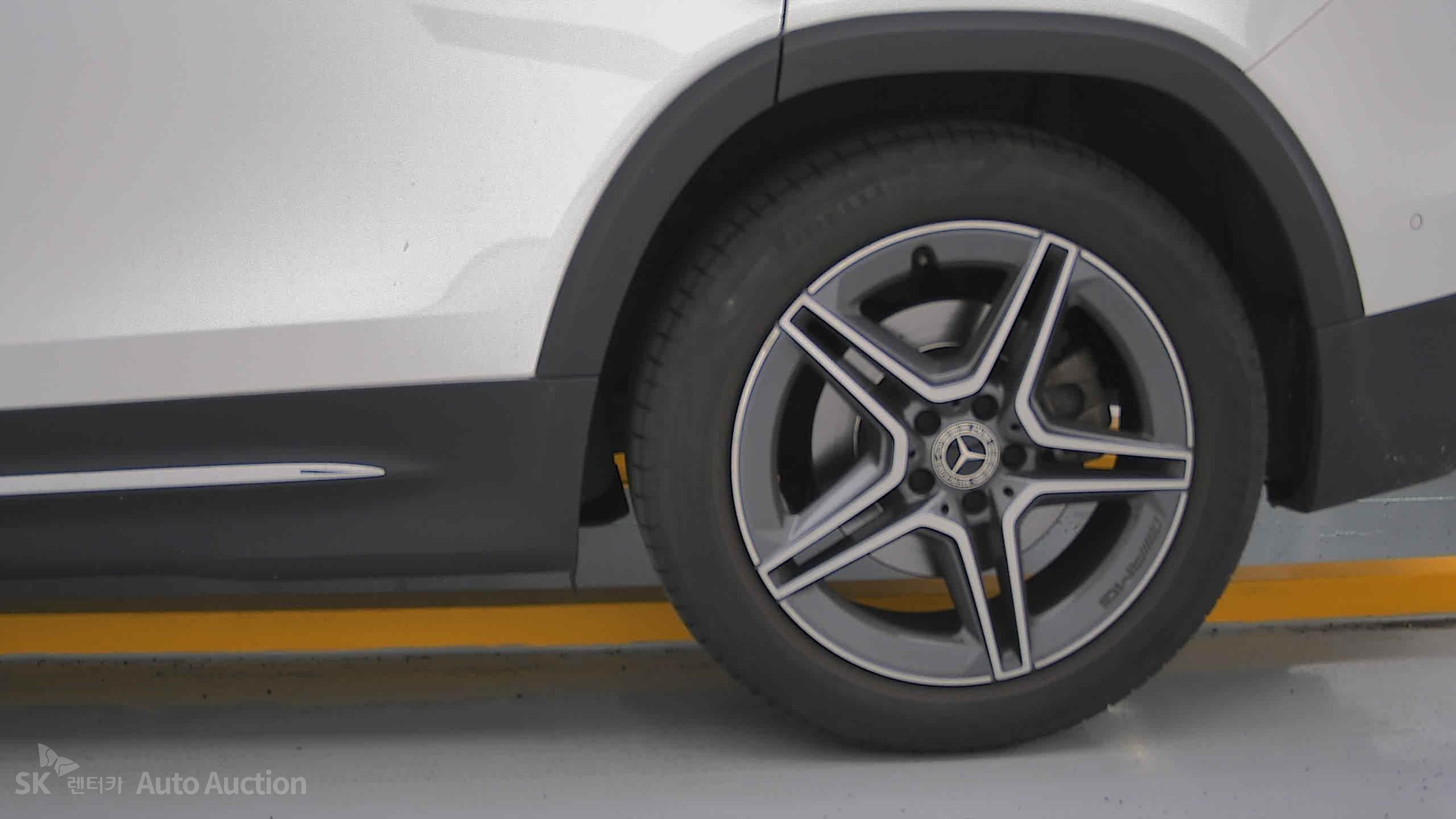 2021 - mercedes-benz glb 250