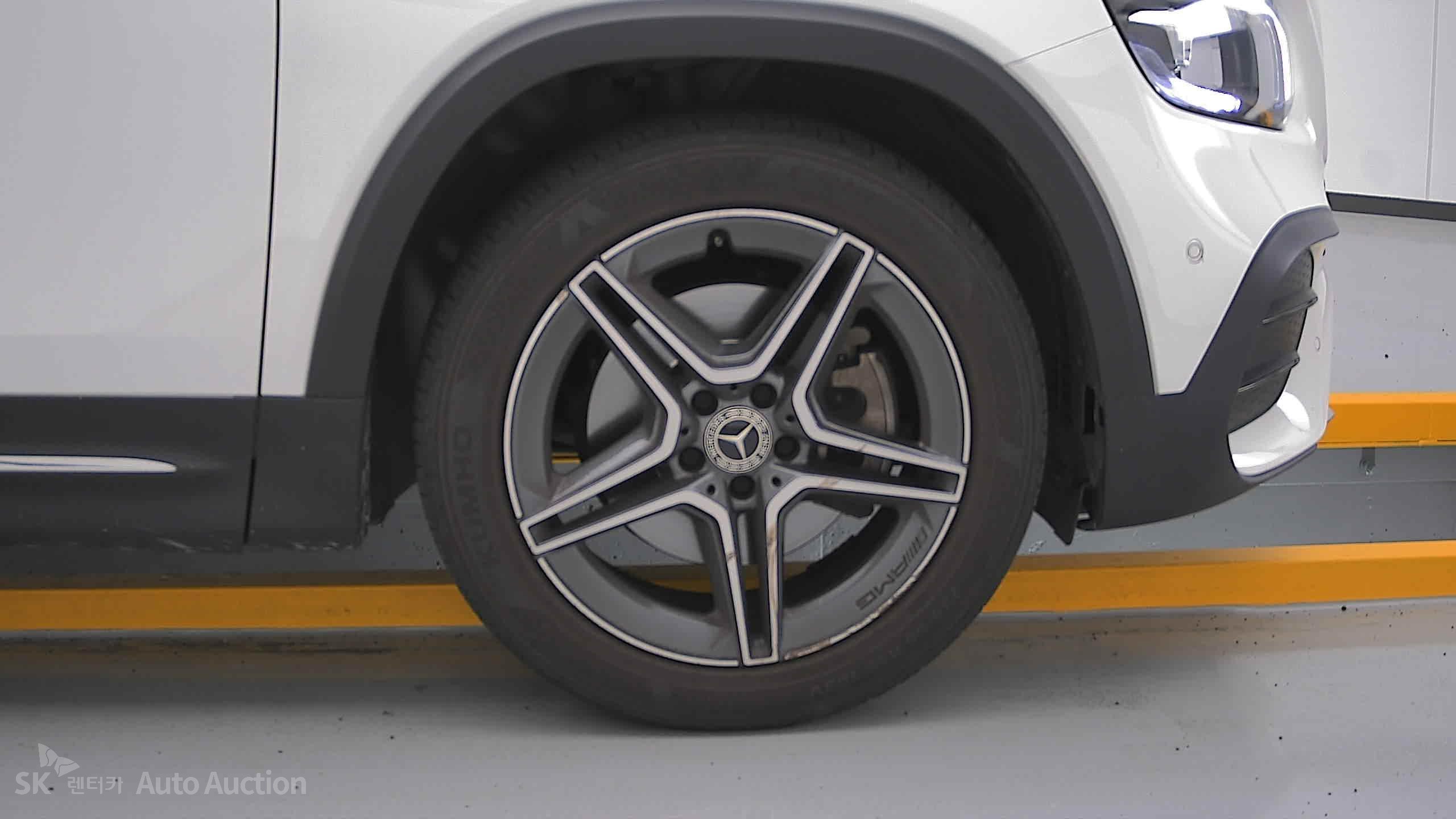 2021 - mercedes-benz glb 250