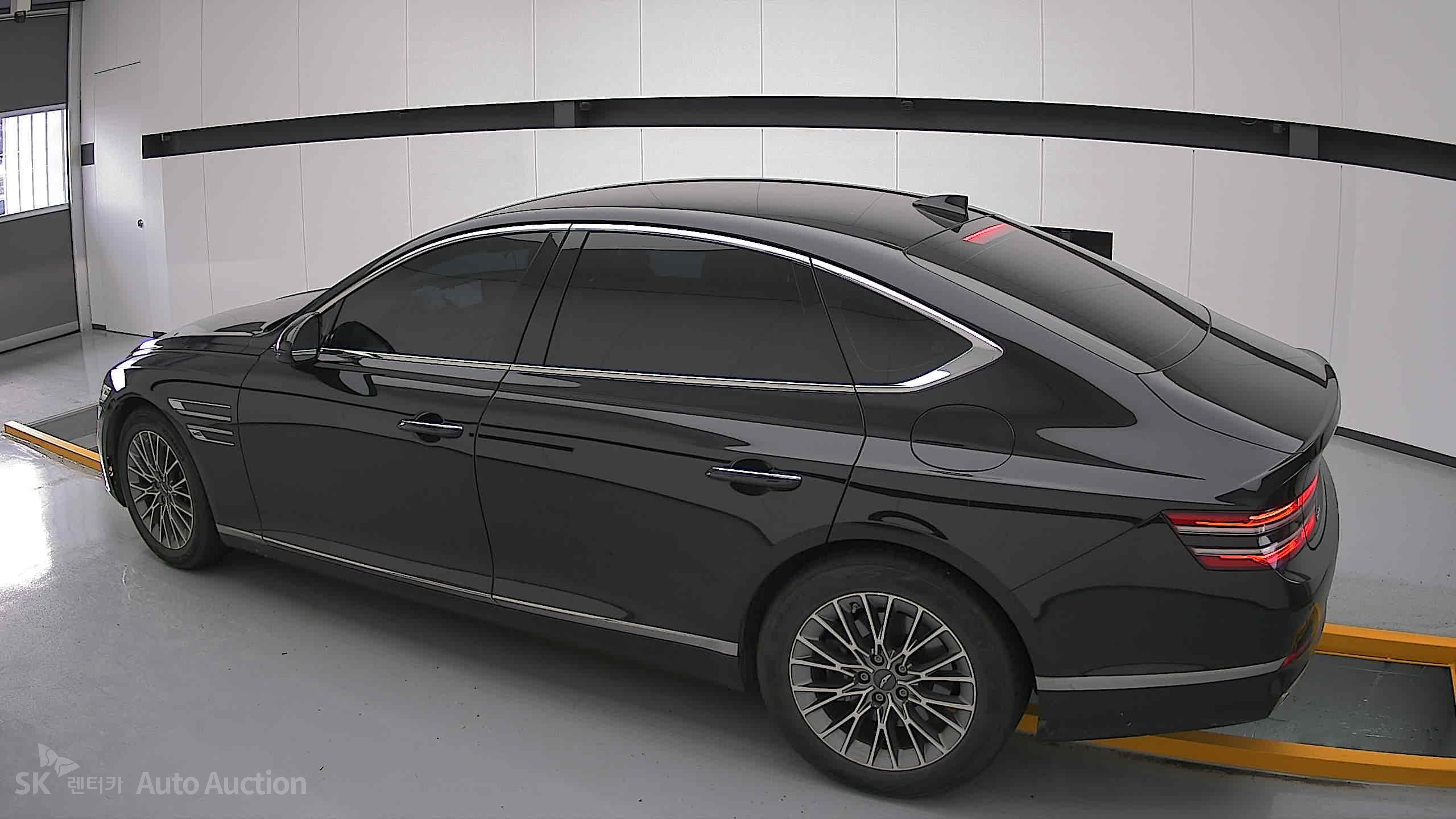 2021 - genesis g80