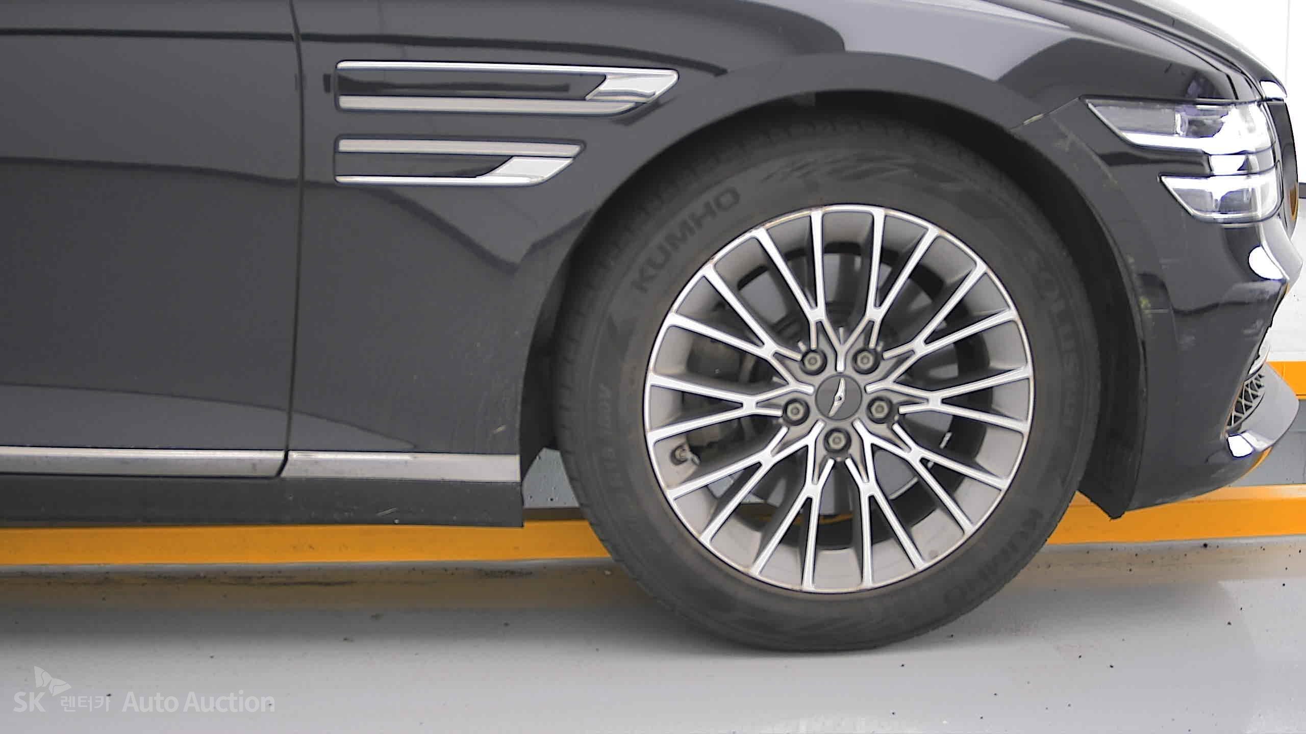 2021 - genesis g80