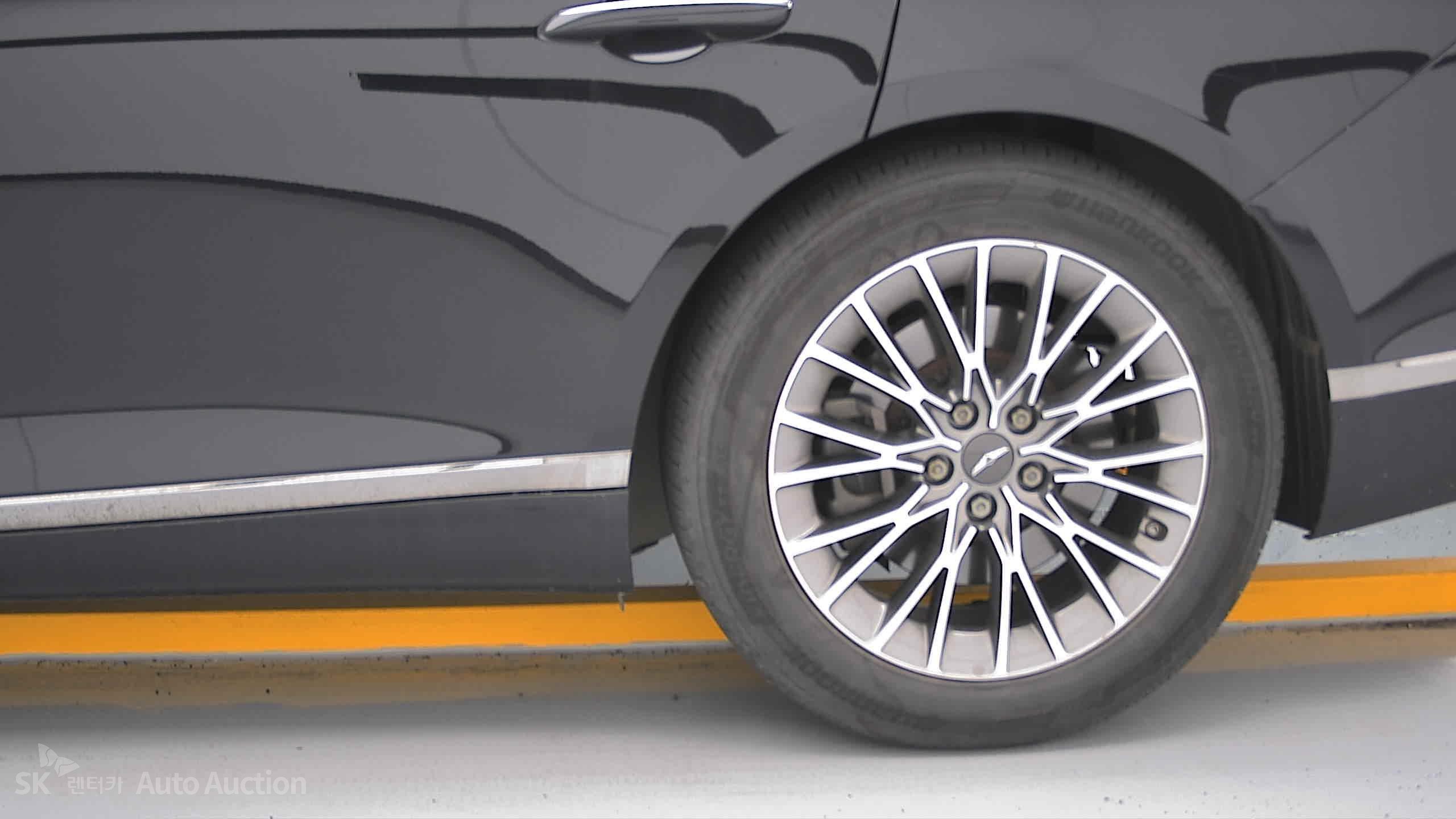 2021 - genesis g80