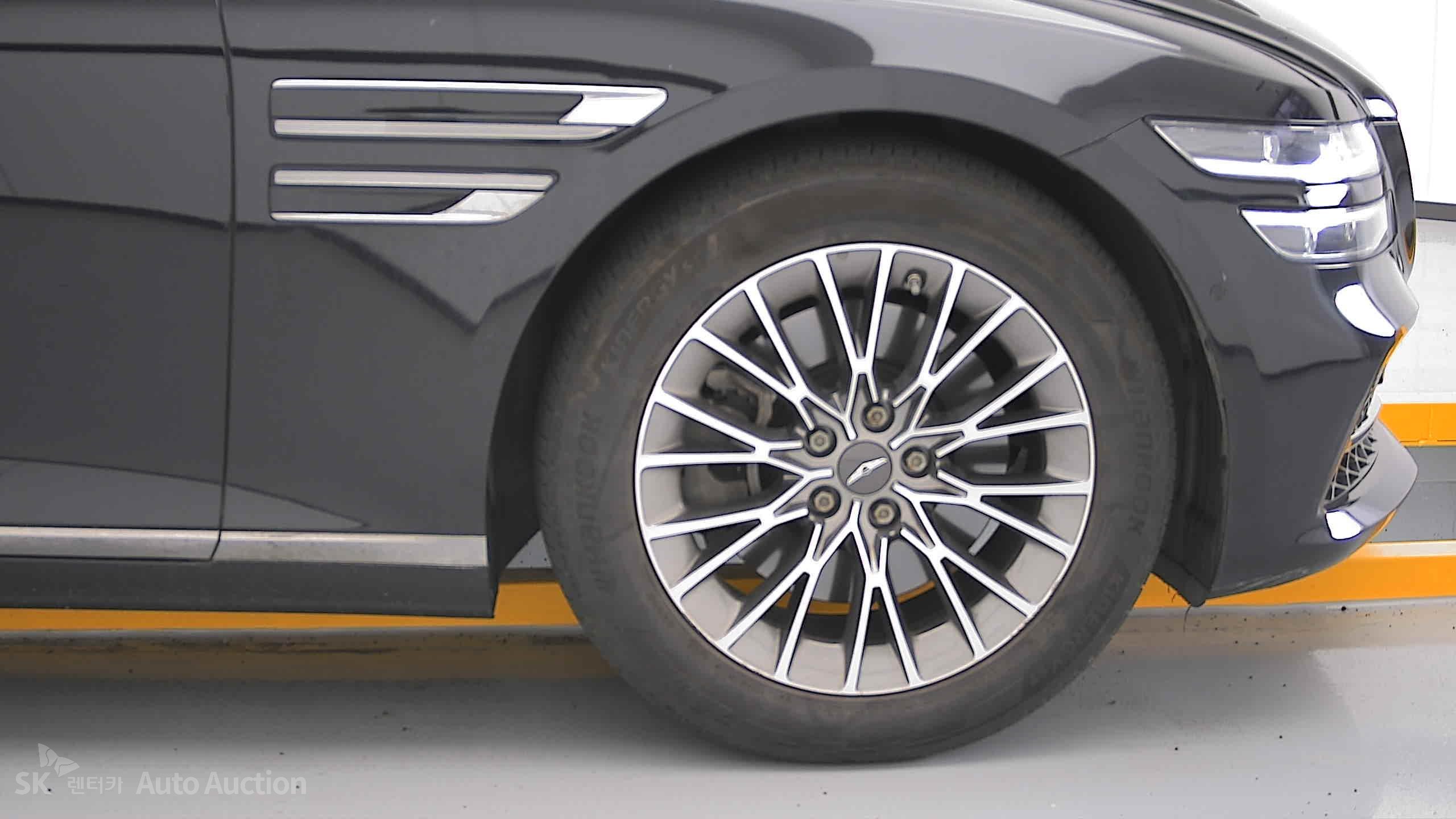 2021 - genesis g80