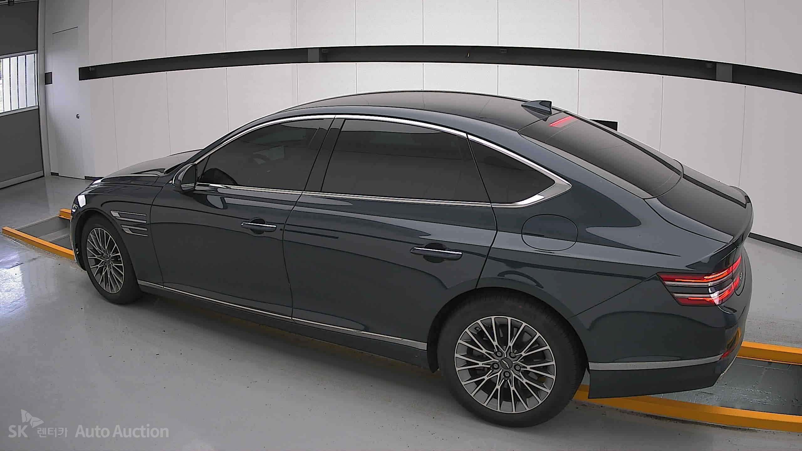 2022 - genesis g80