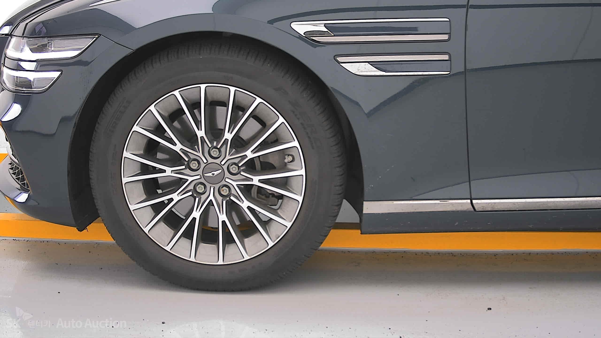 2022 - genesis g80