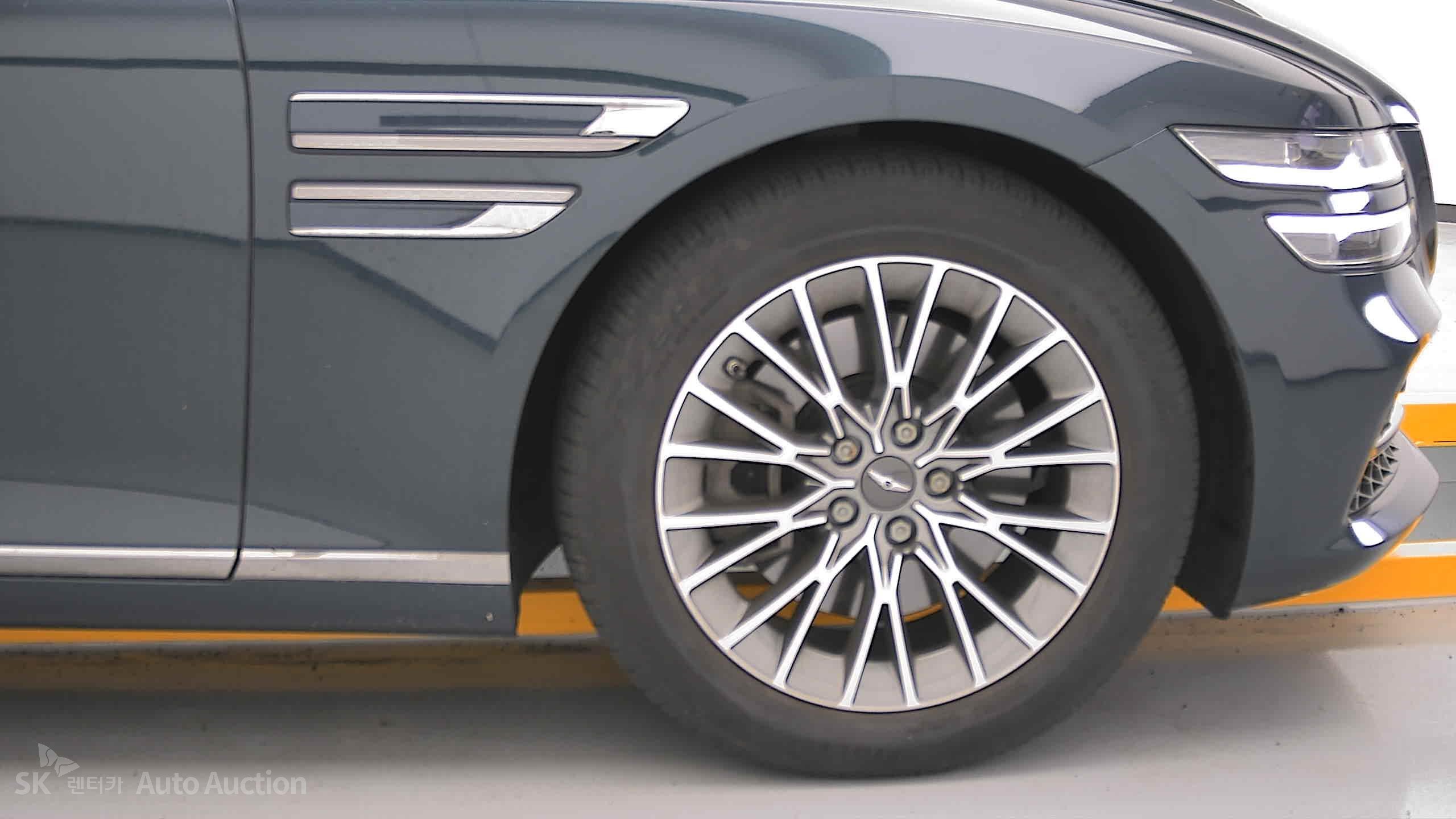 2022 - genesis g80