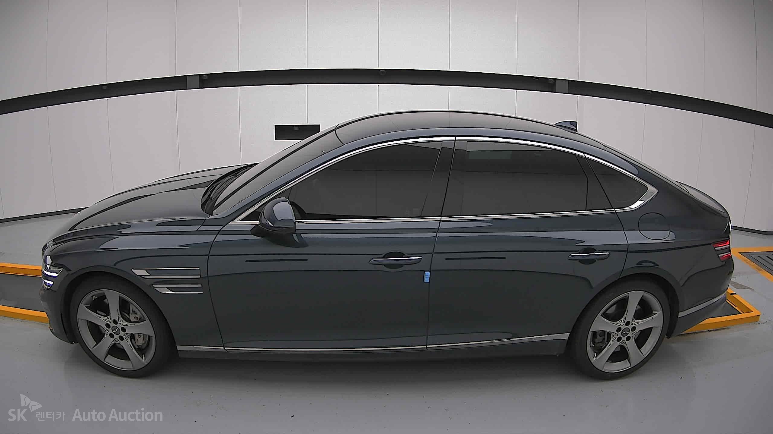 2022 - genesis g80