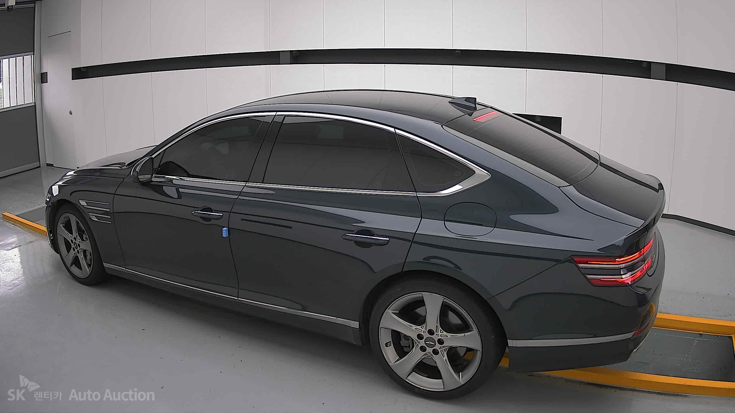 2022 - genesis g80
