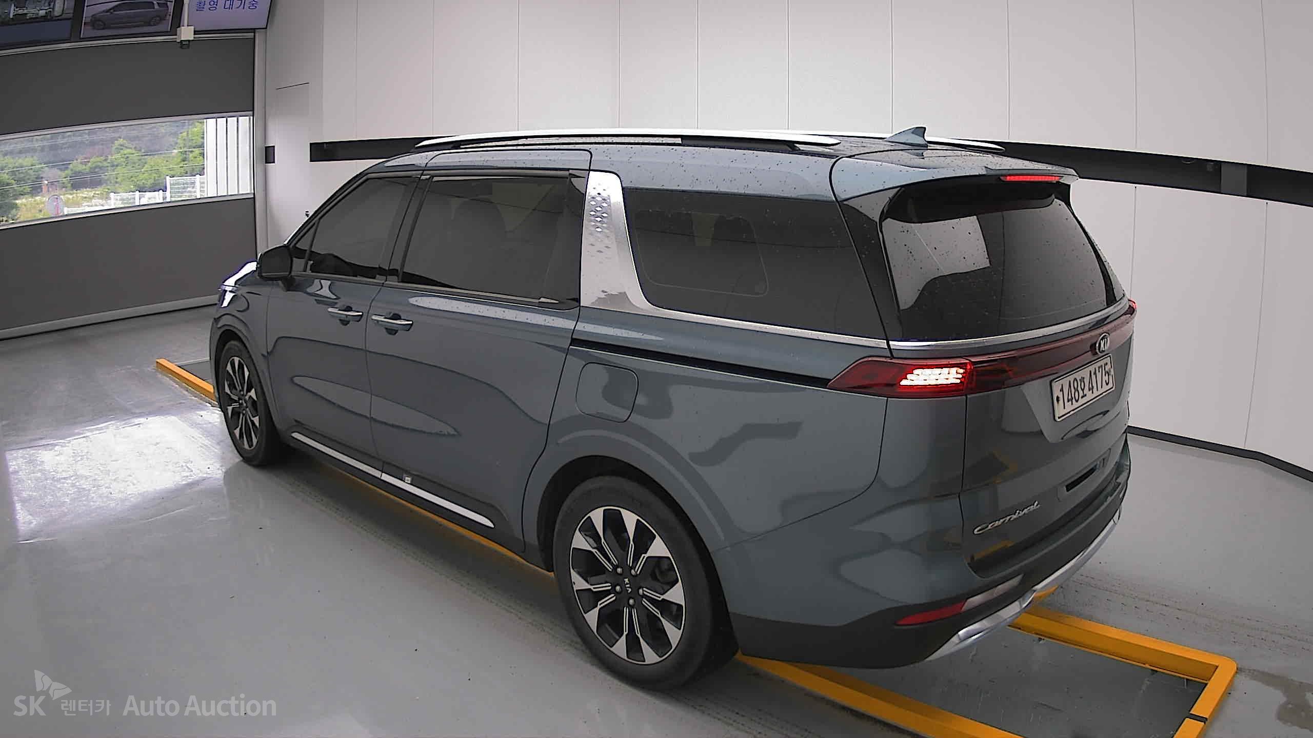 2021 - kia carnival