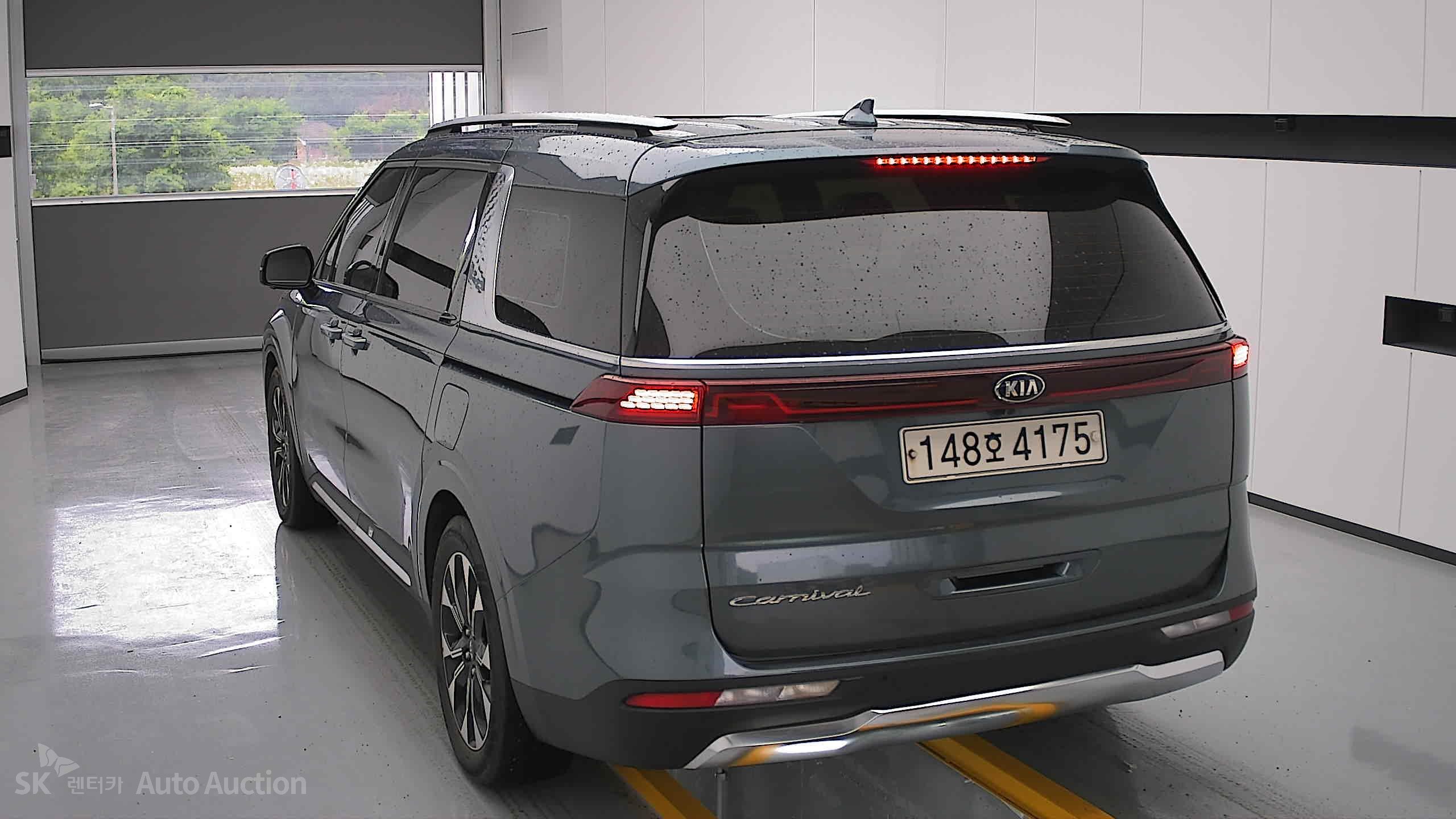 2021 - kia carnival