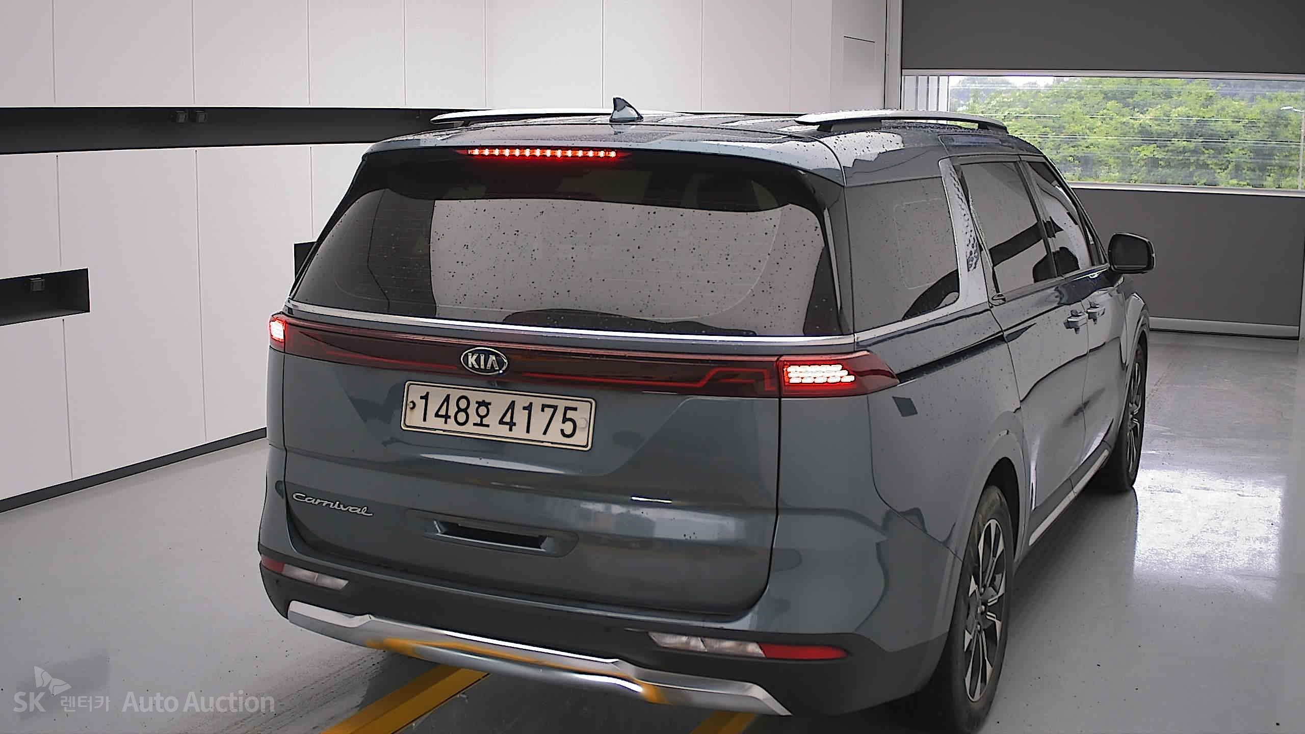 2021 - kia carnival