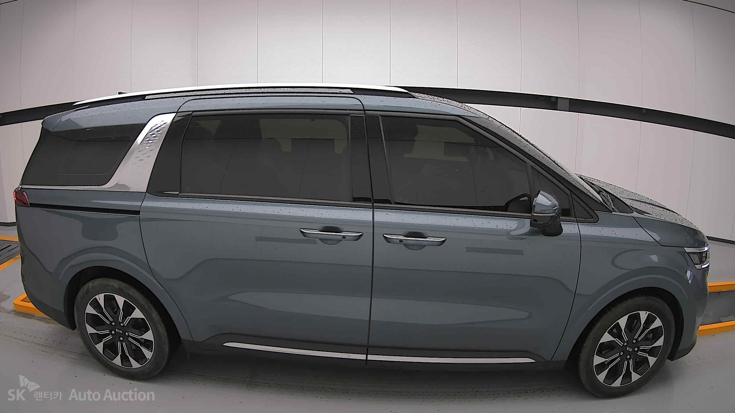 2021 - kia carnival
