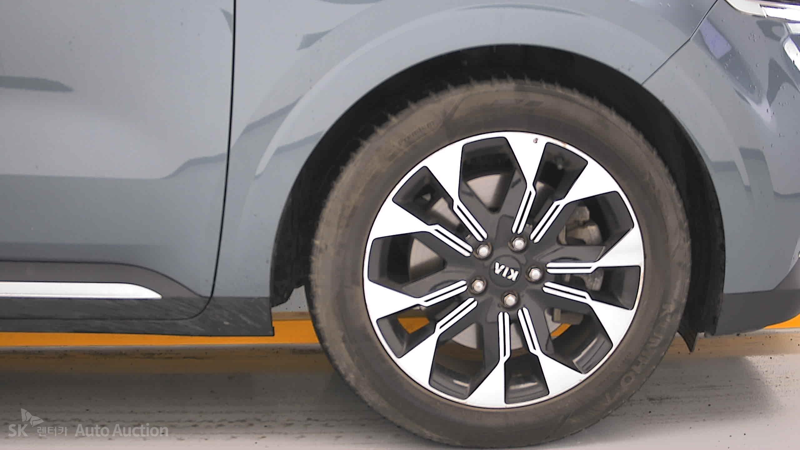 2021 - kia carnival