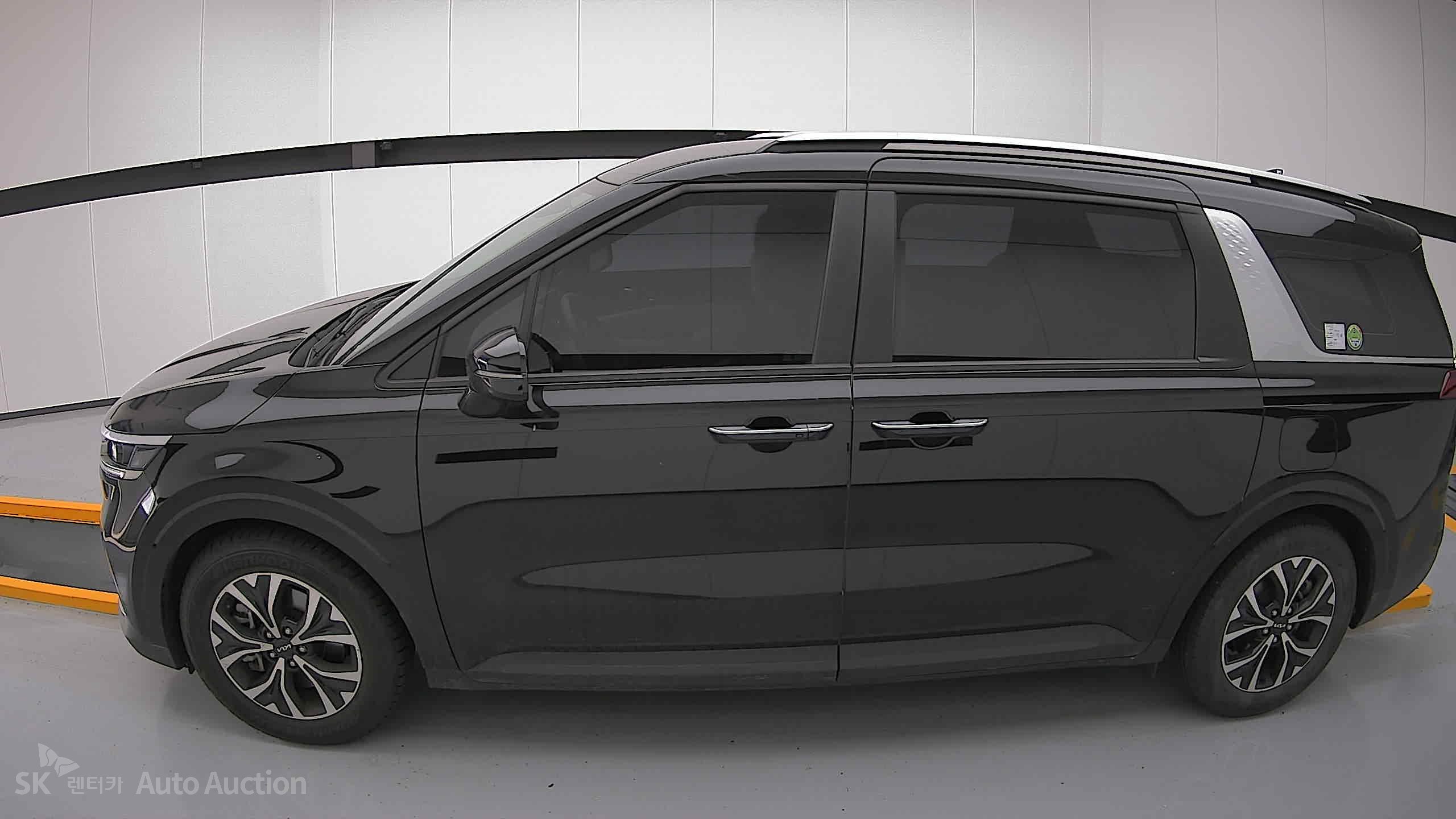 2022 - kia carnival