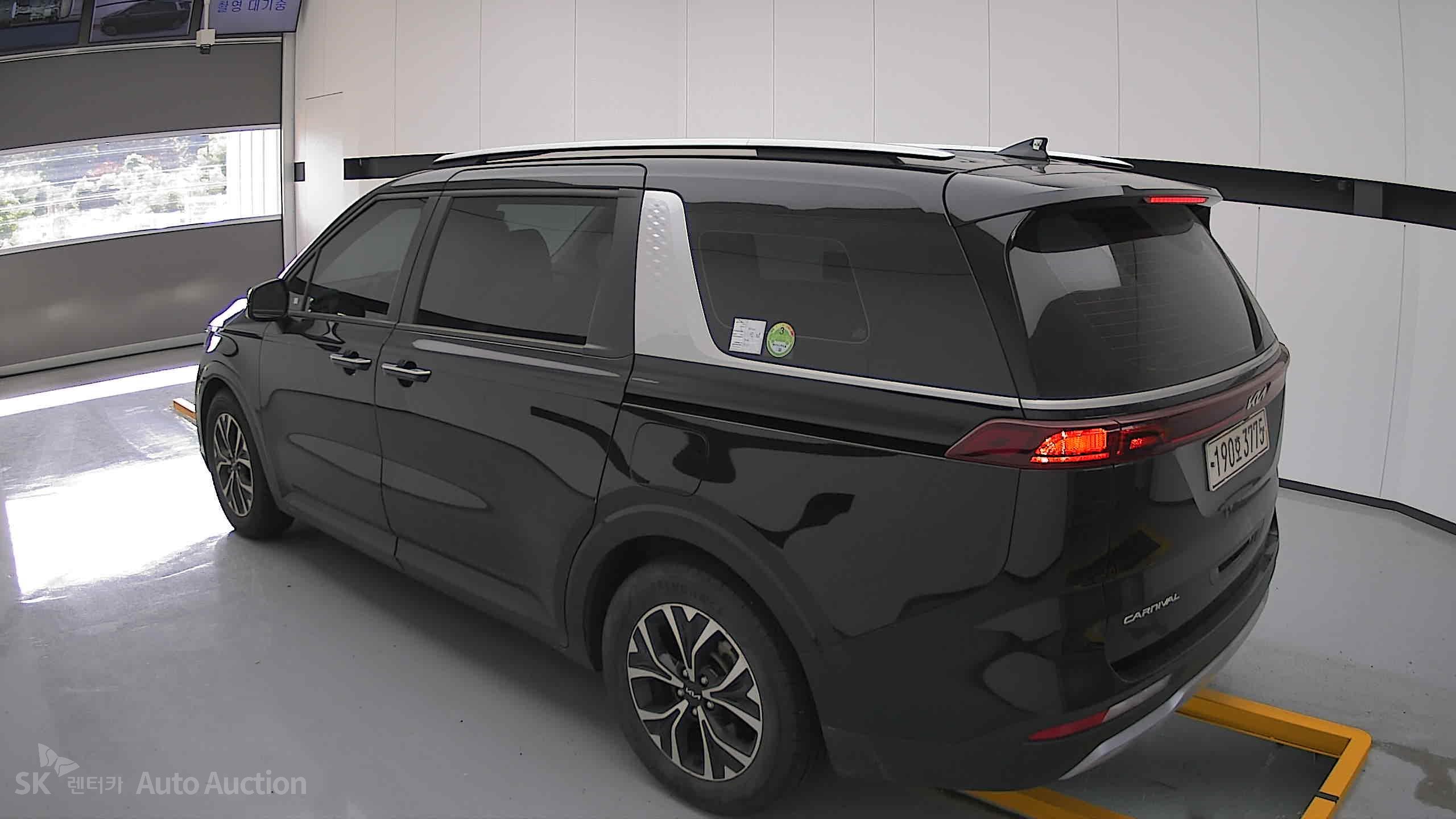 2022 - kia carnival