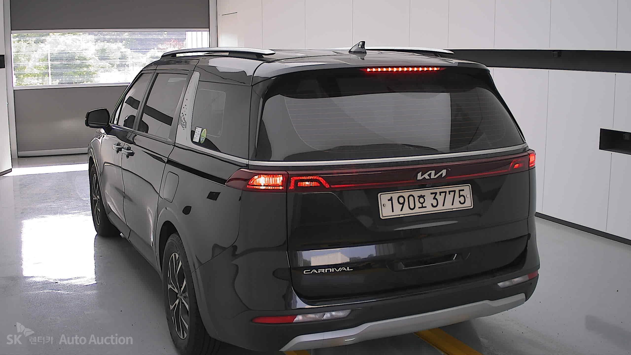 2022 - kia carnival
