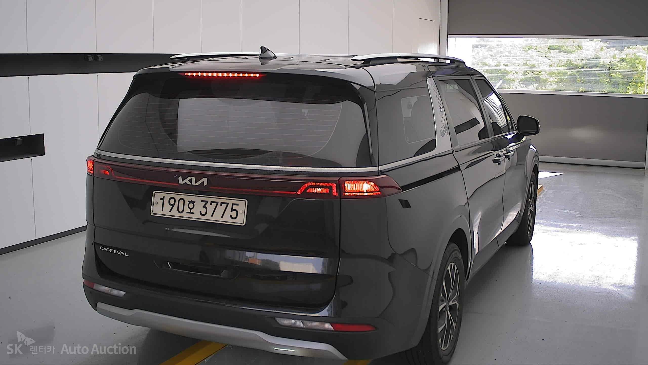 2022 - kia carnival