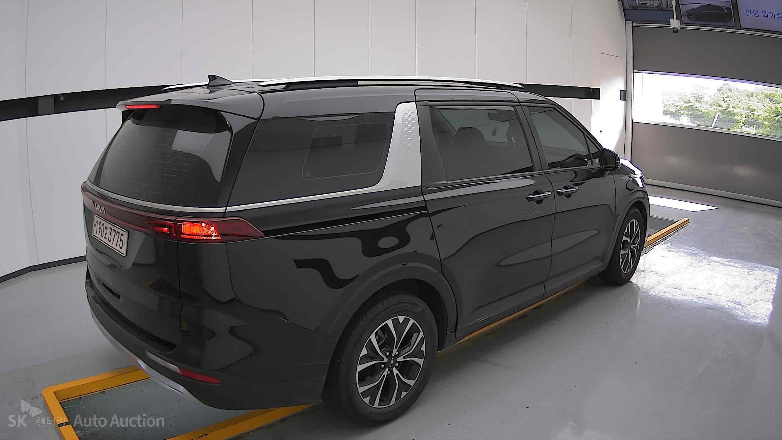 2022 - kia carnival