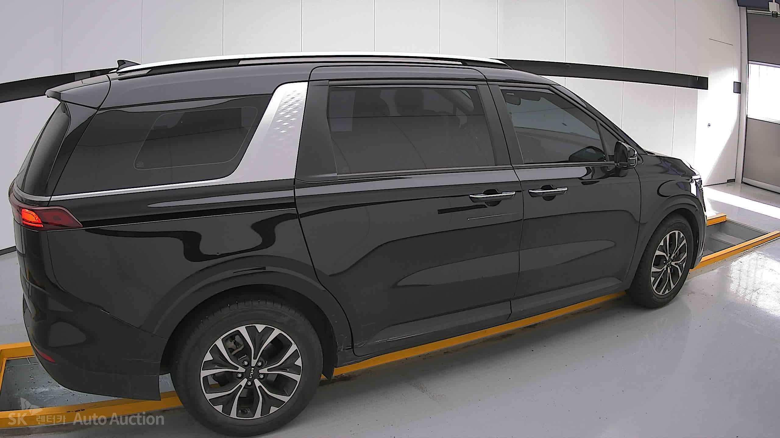 2022 - kia carnival