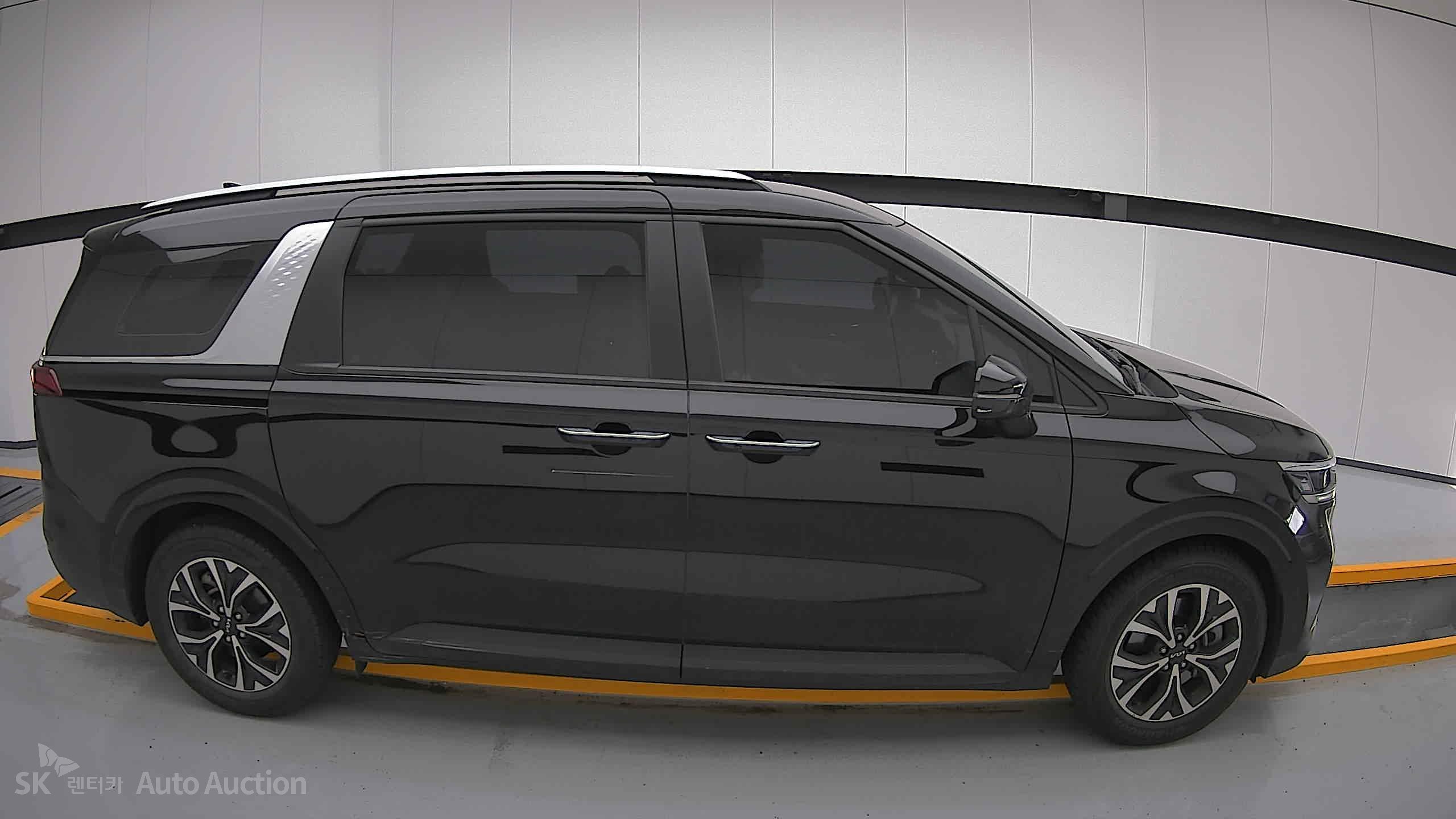 2022 - kia carnival