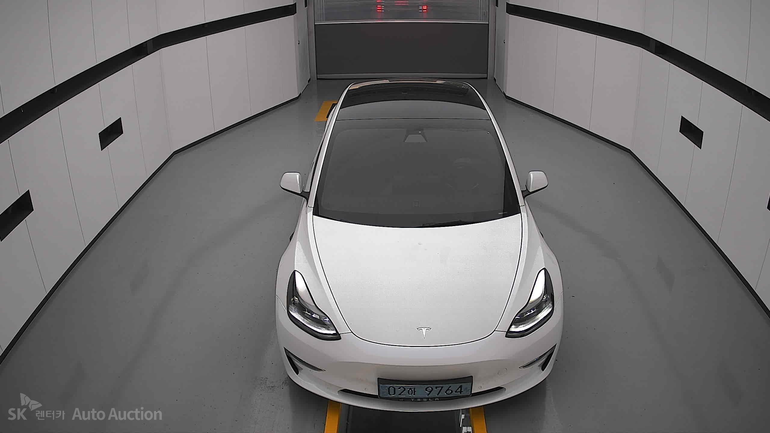 2022 - tesla model 3