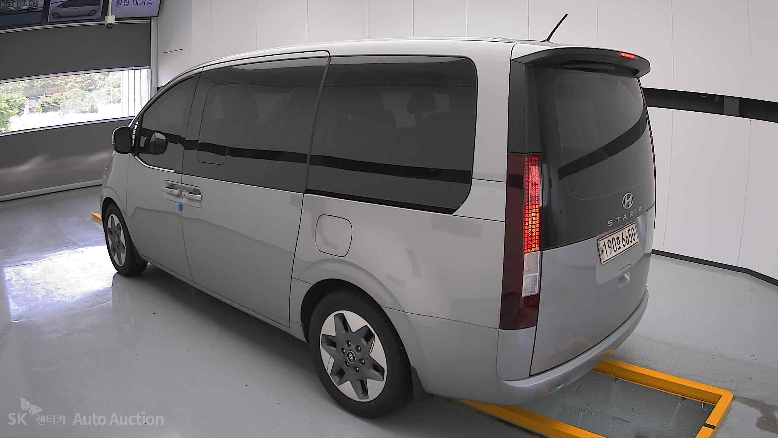 2022 - hyundai staria