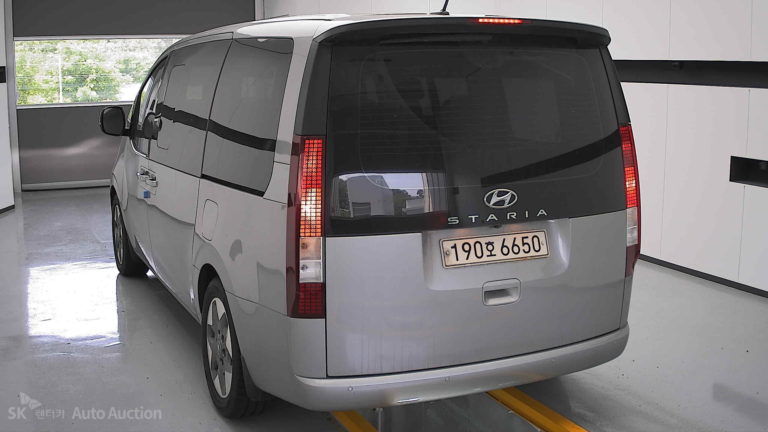 2022 - hyundai staria