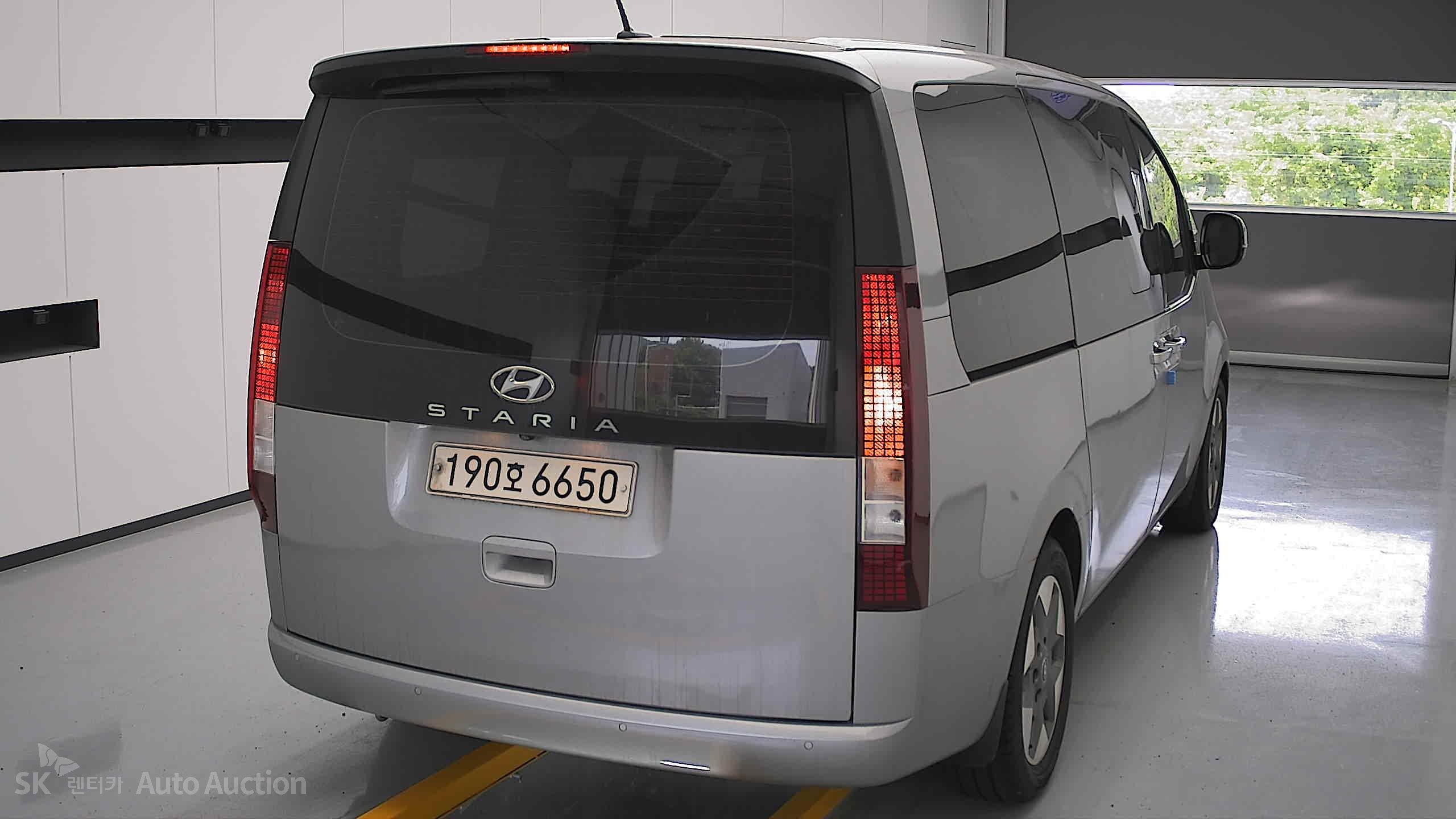 2022 - hyundai staria