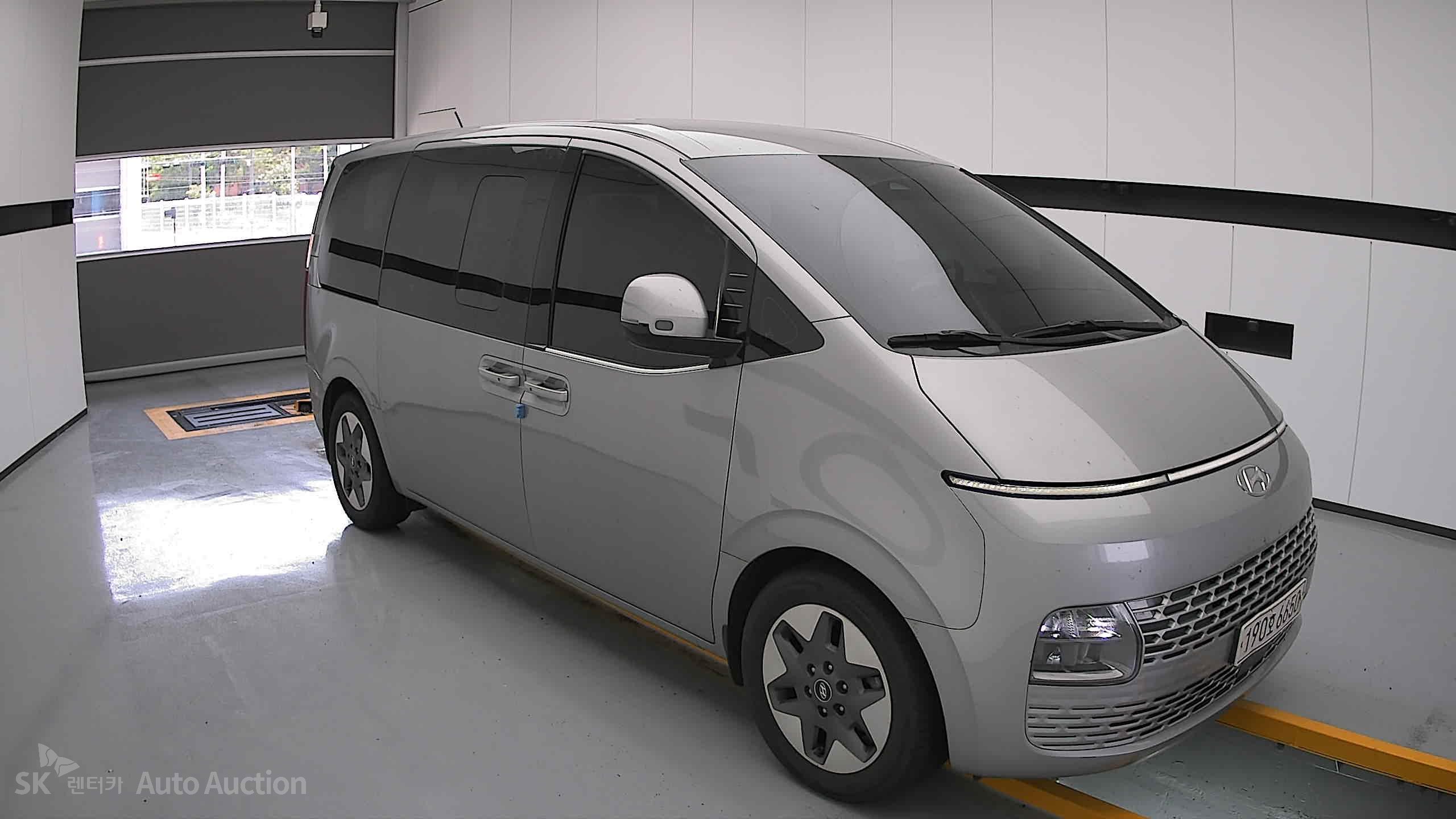 2022 - hyundai staria