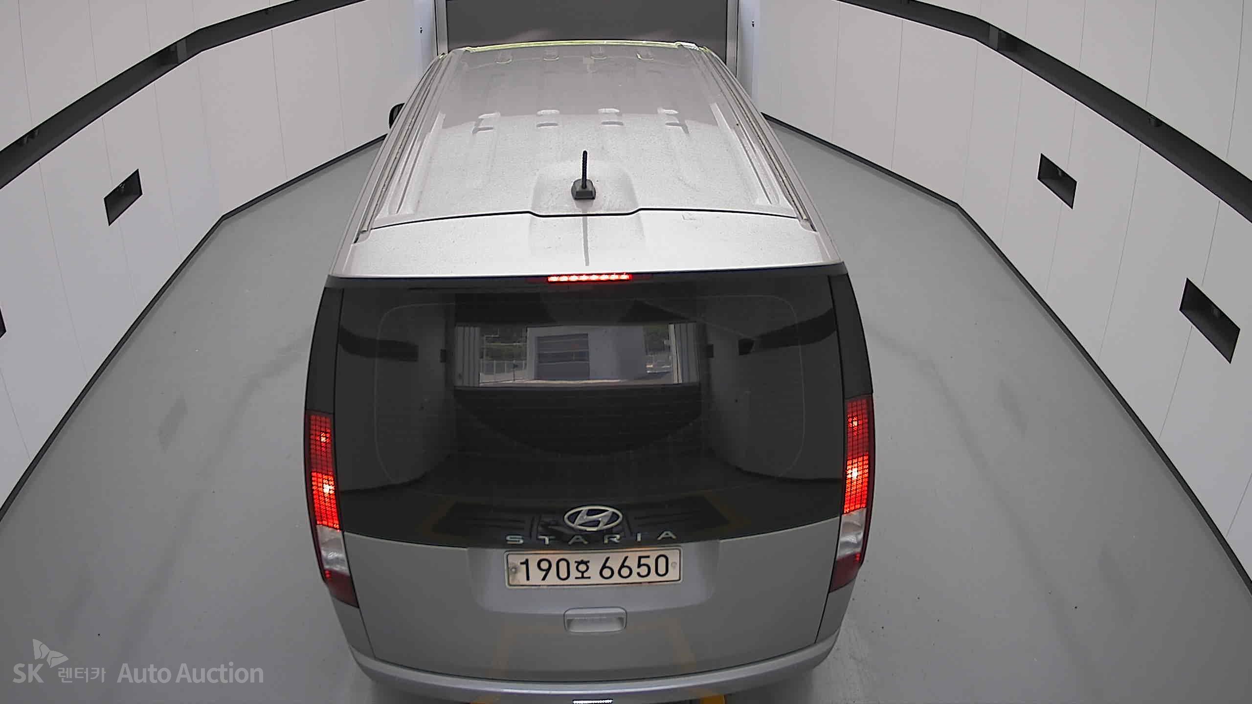 2022 - hyundai staria
