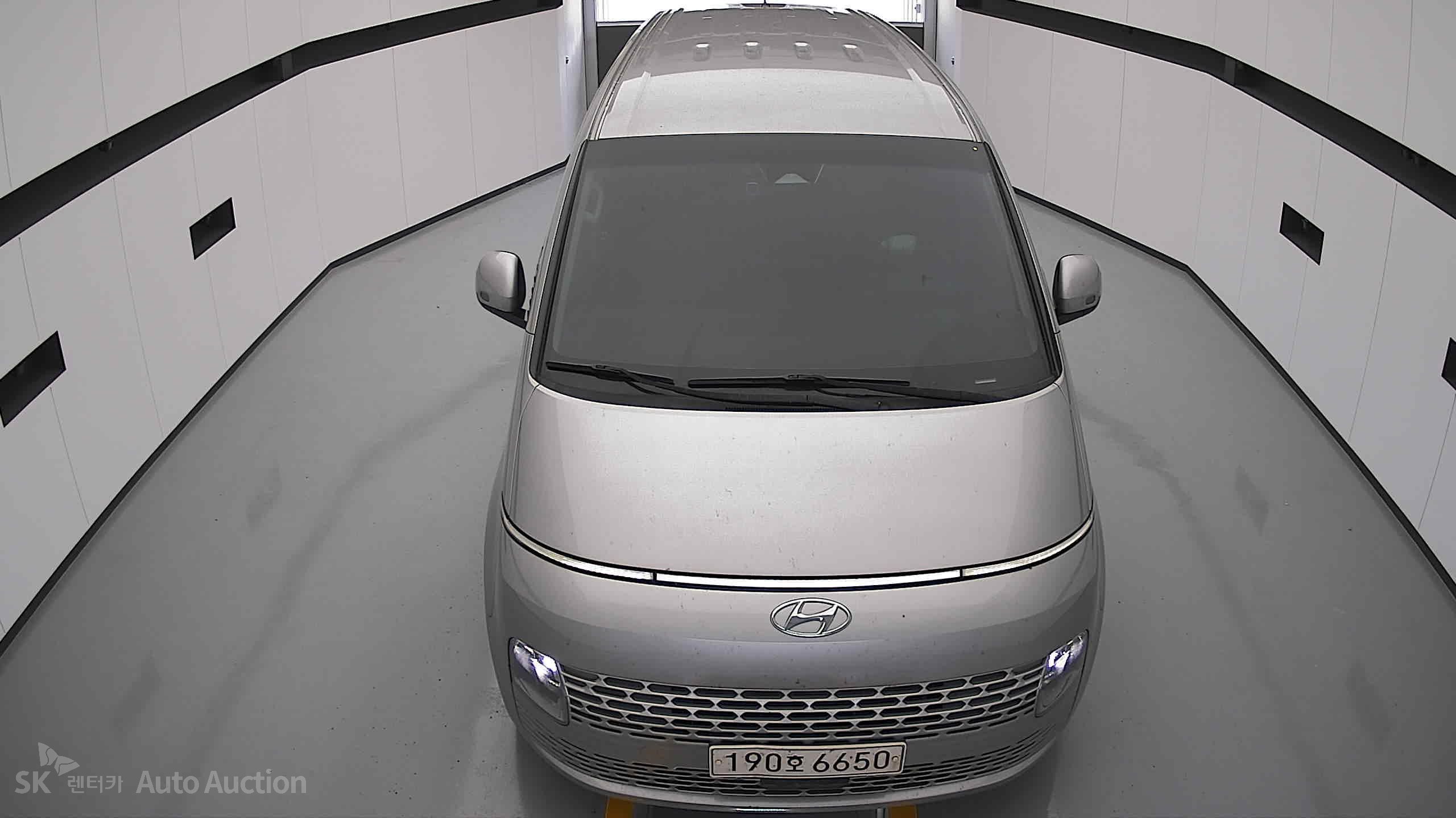2022 - hyundai staria