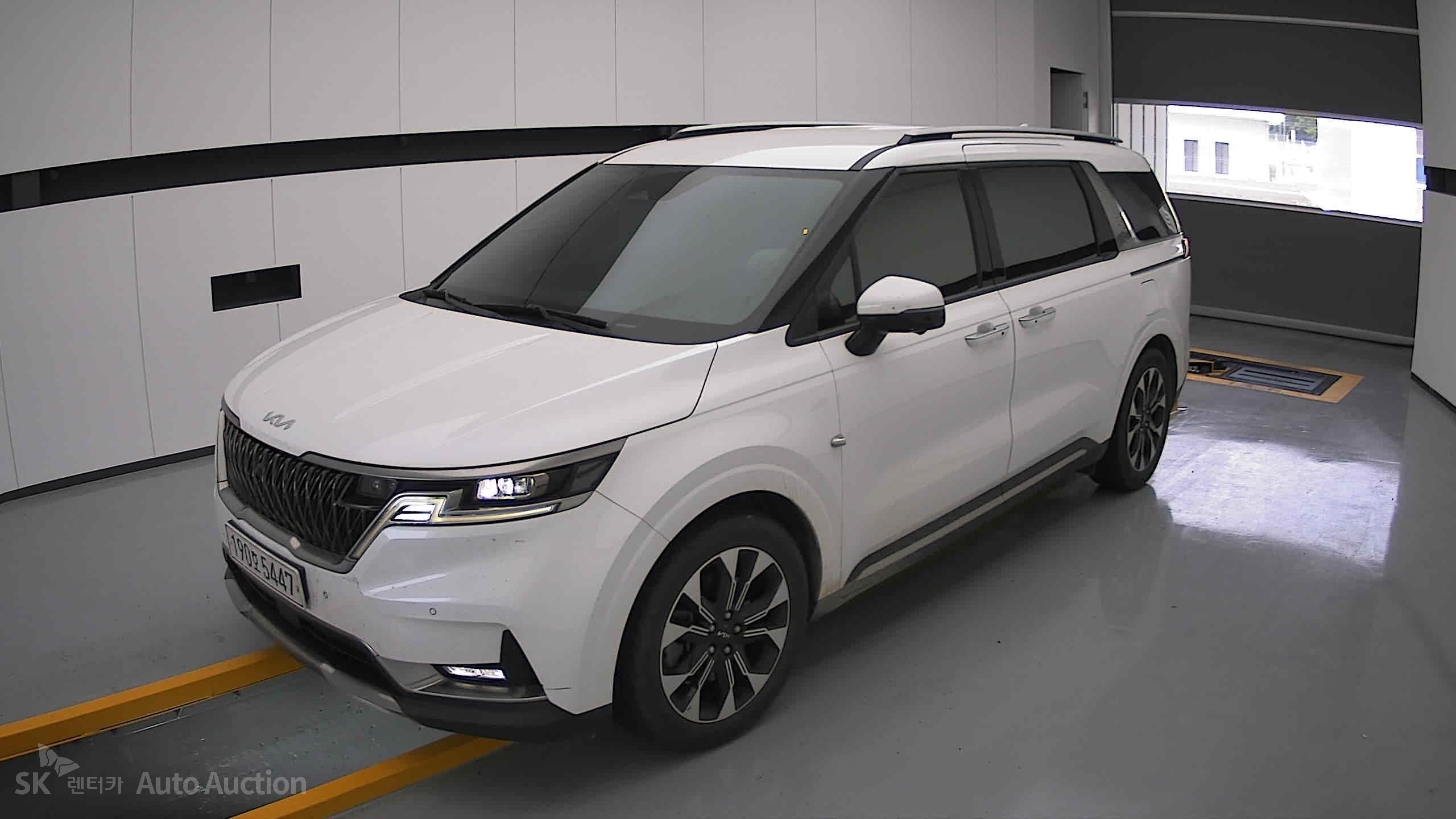 2023 - kia carnival