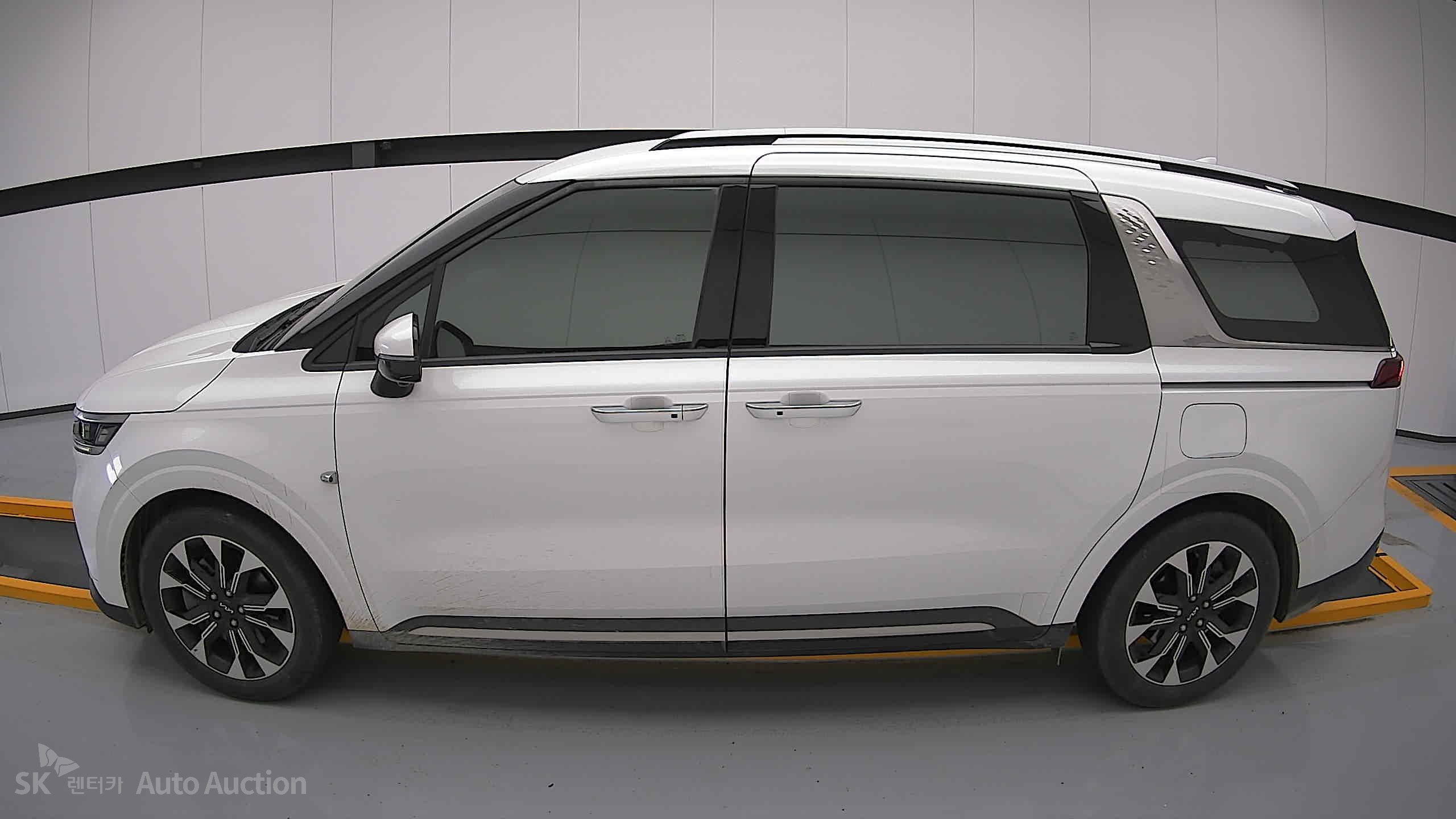 2023 - kia carnival