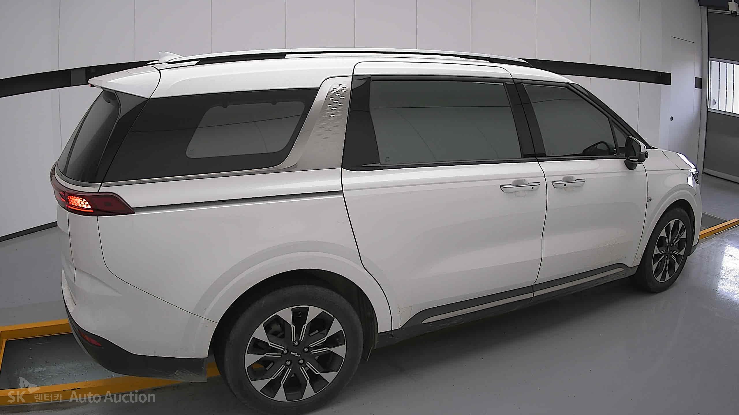 2023 - kia carnival