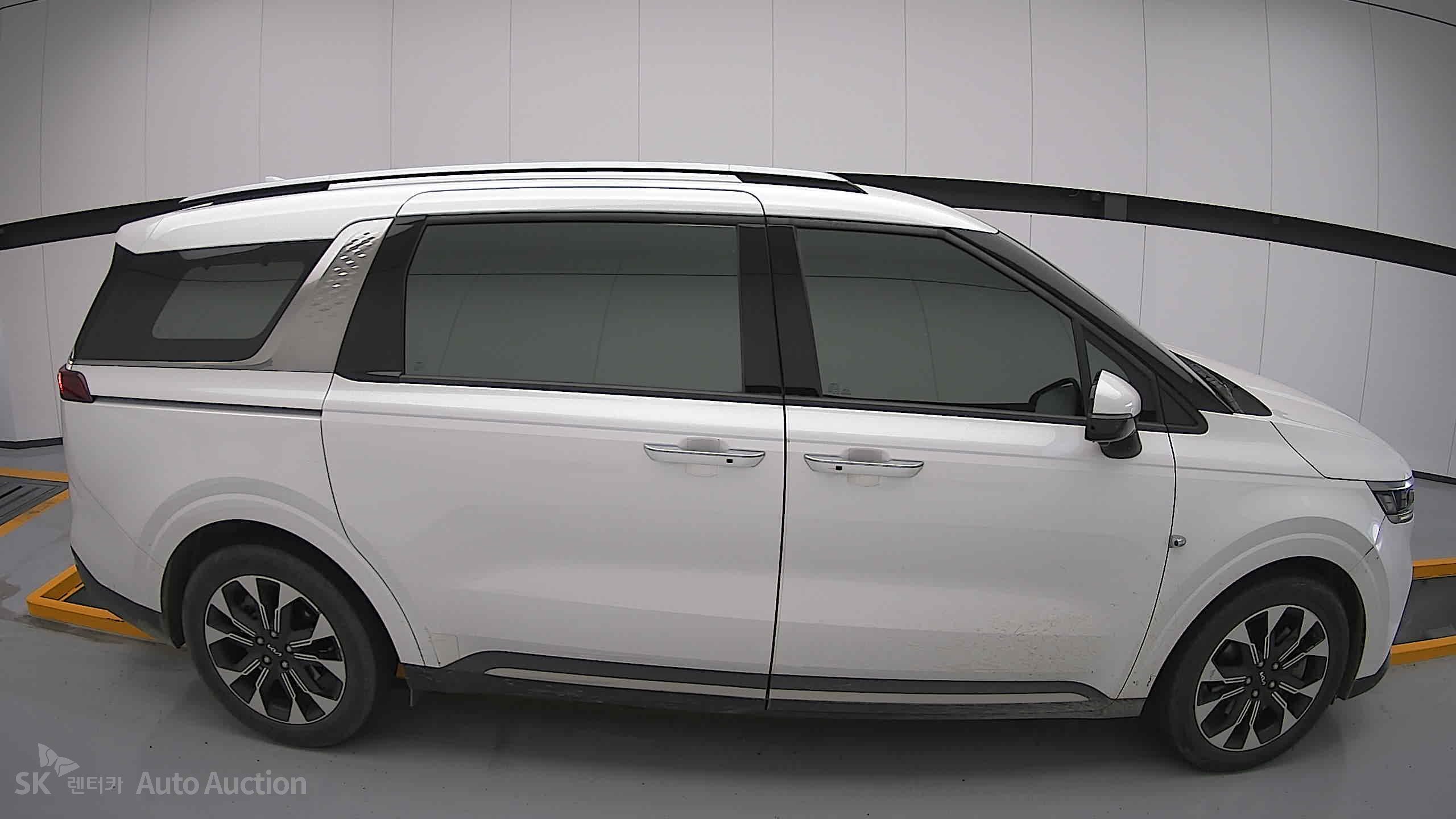 2023 - kia carnival