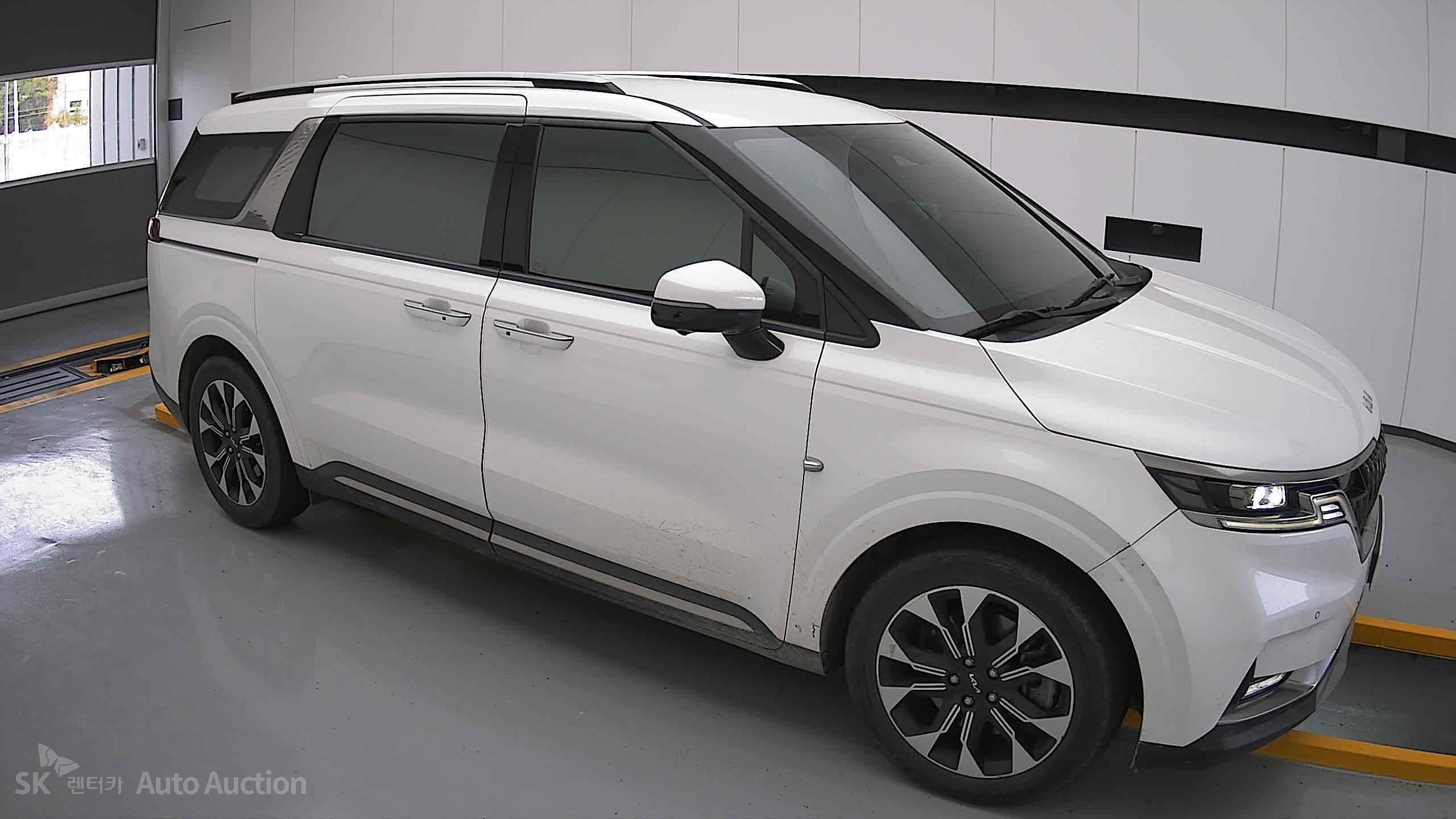 2023 - kia carnival