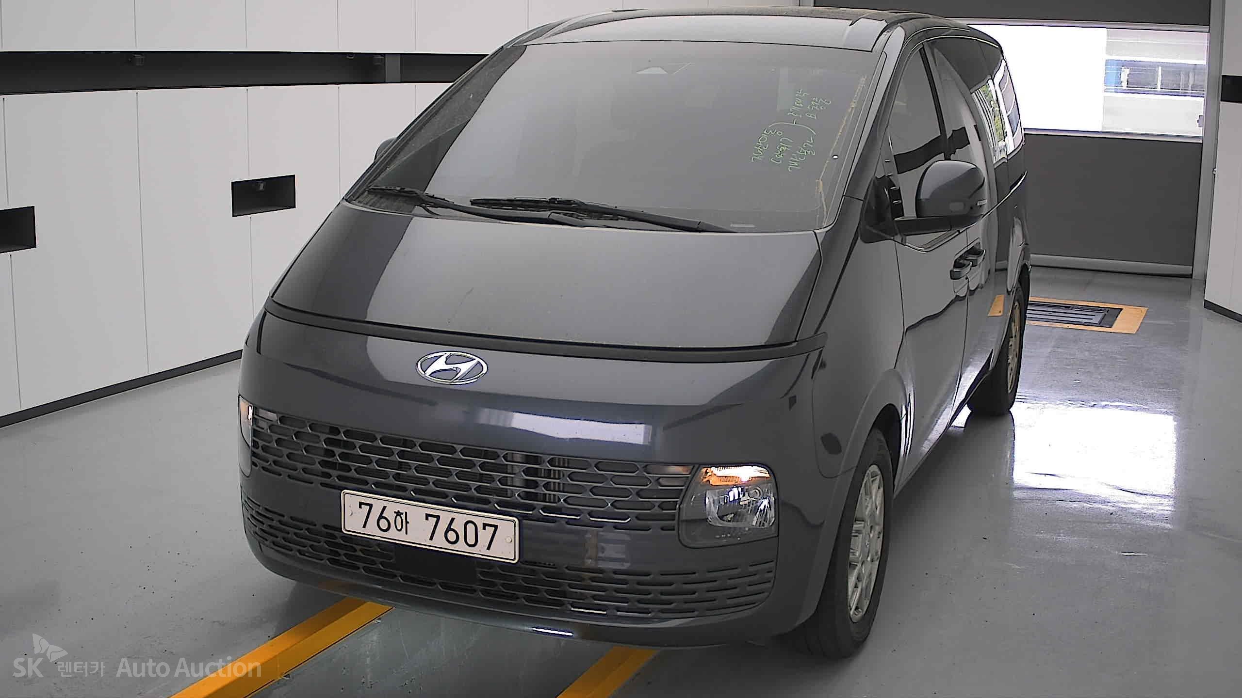 2022 - hyundai staria