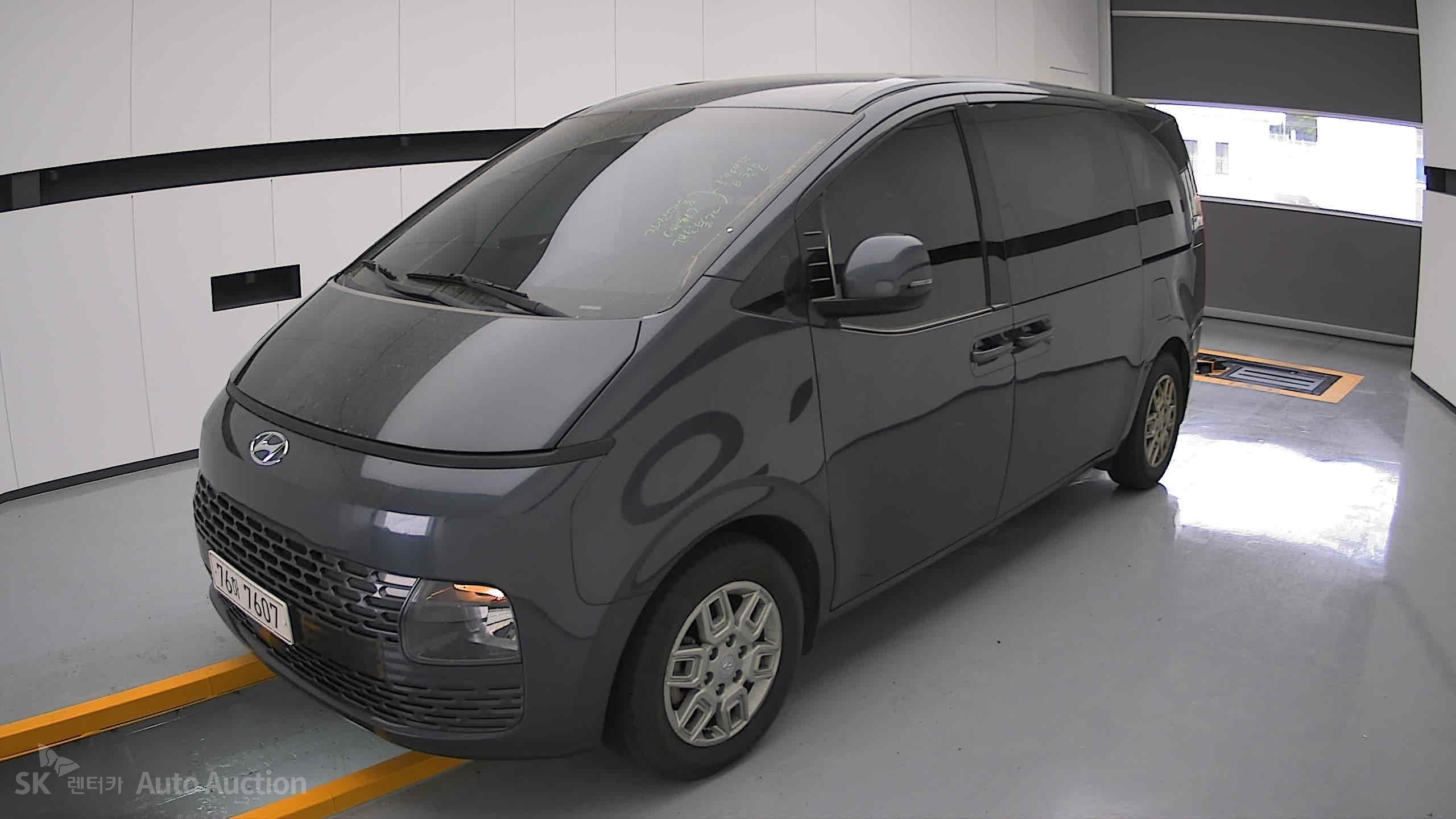 2022 - hyundai staria