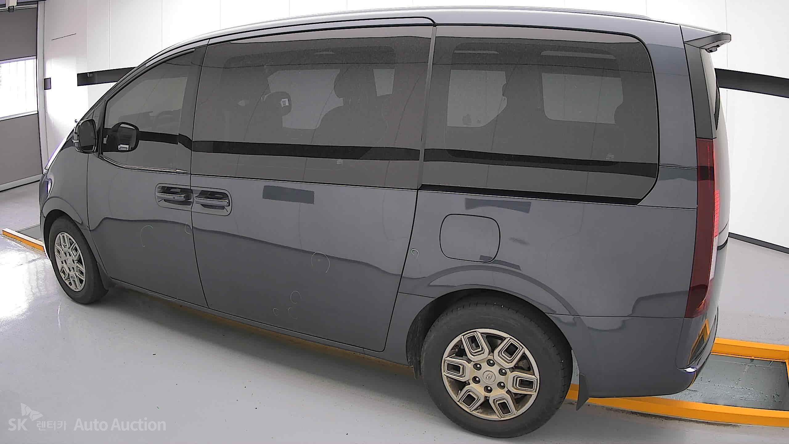 2022 - hyundai staria