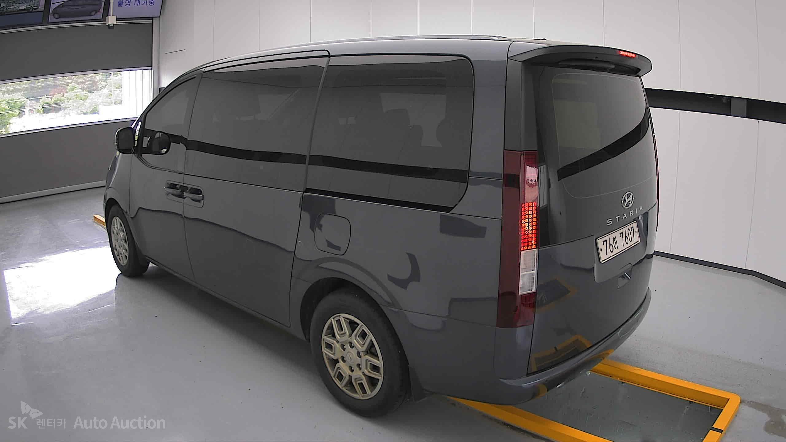 2022 - hyundai staria