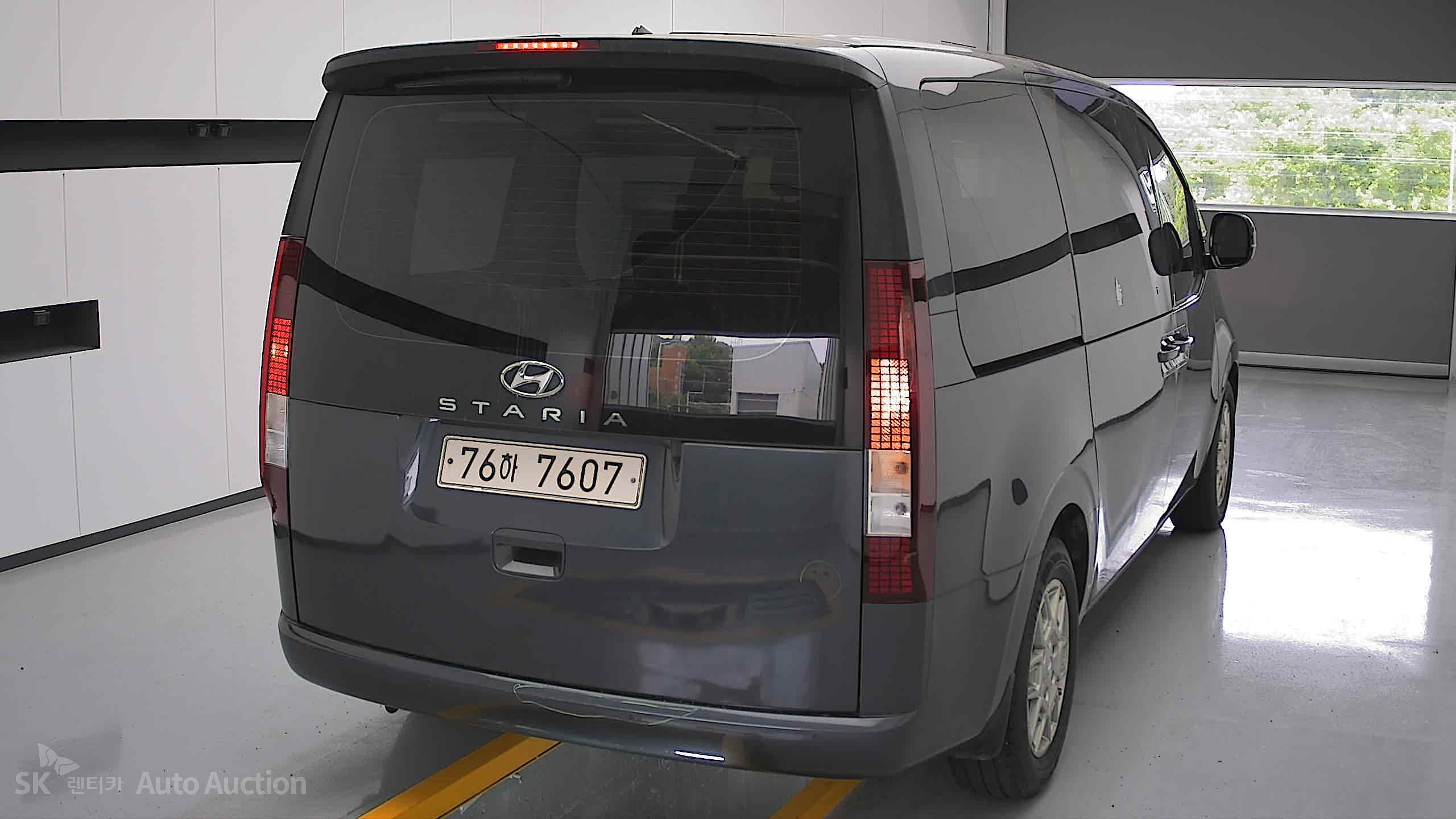 2022 - hyundai staria