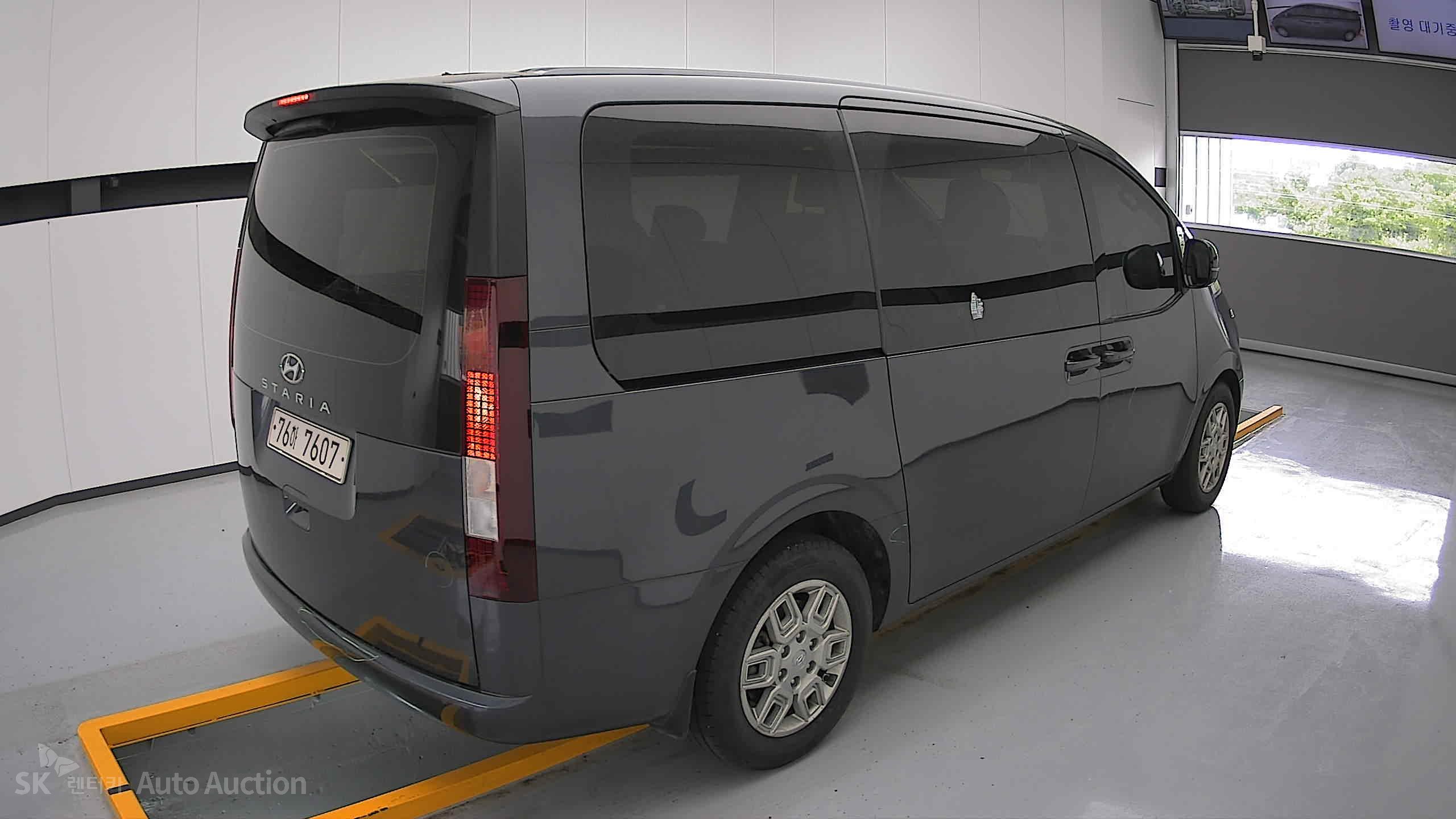 2022 - hyundai staria