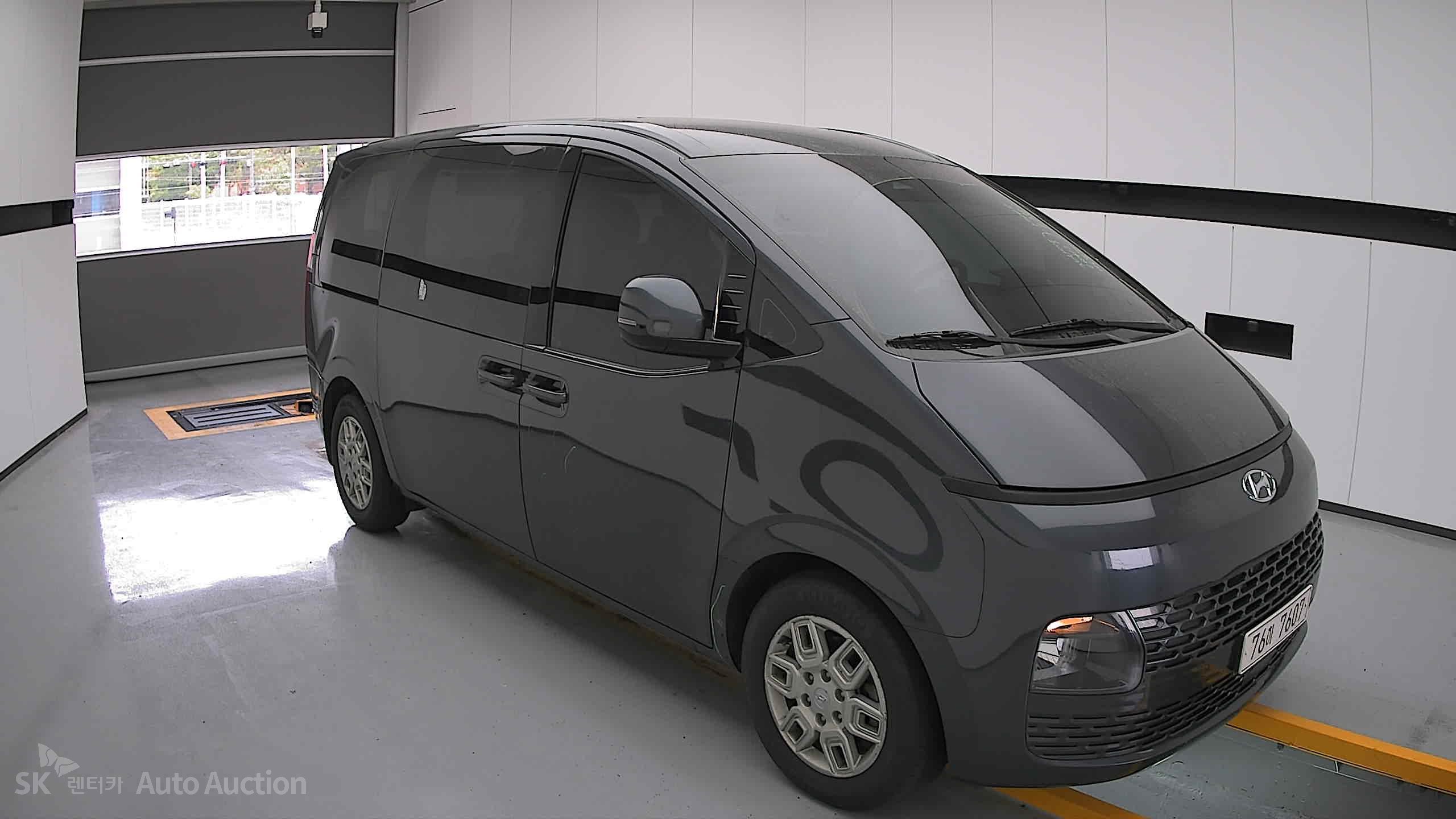 2022 - hyundai staria