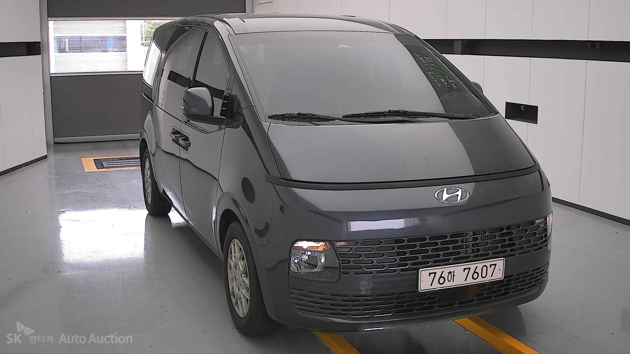 2022 - hyundai staria