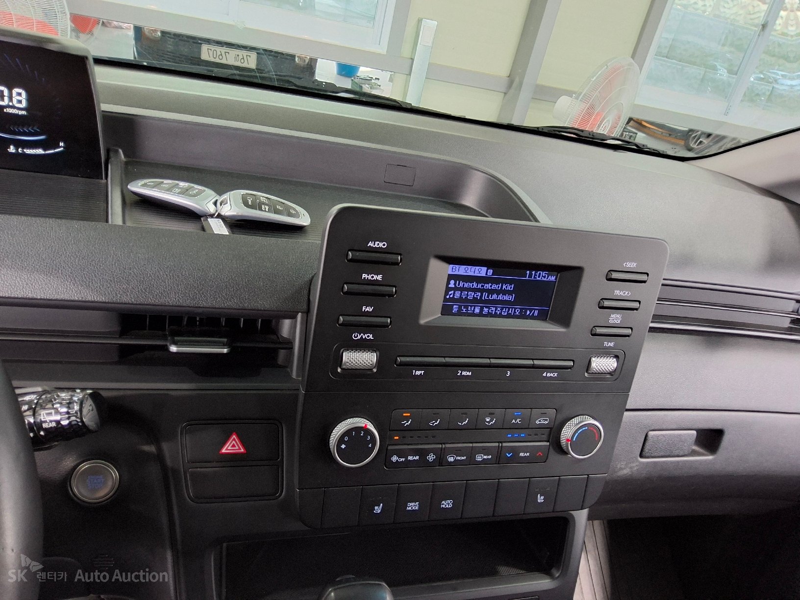 2022 - hyundai staria