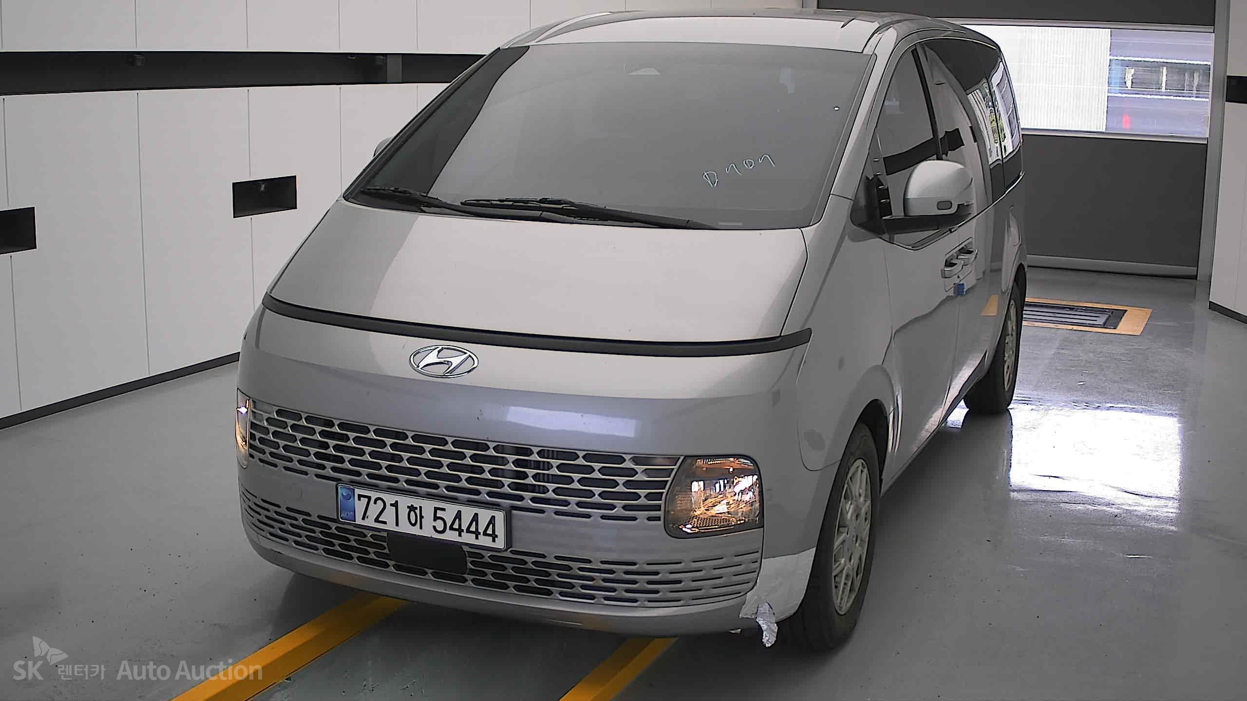 2023 - hyundai staria