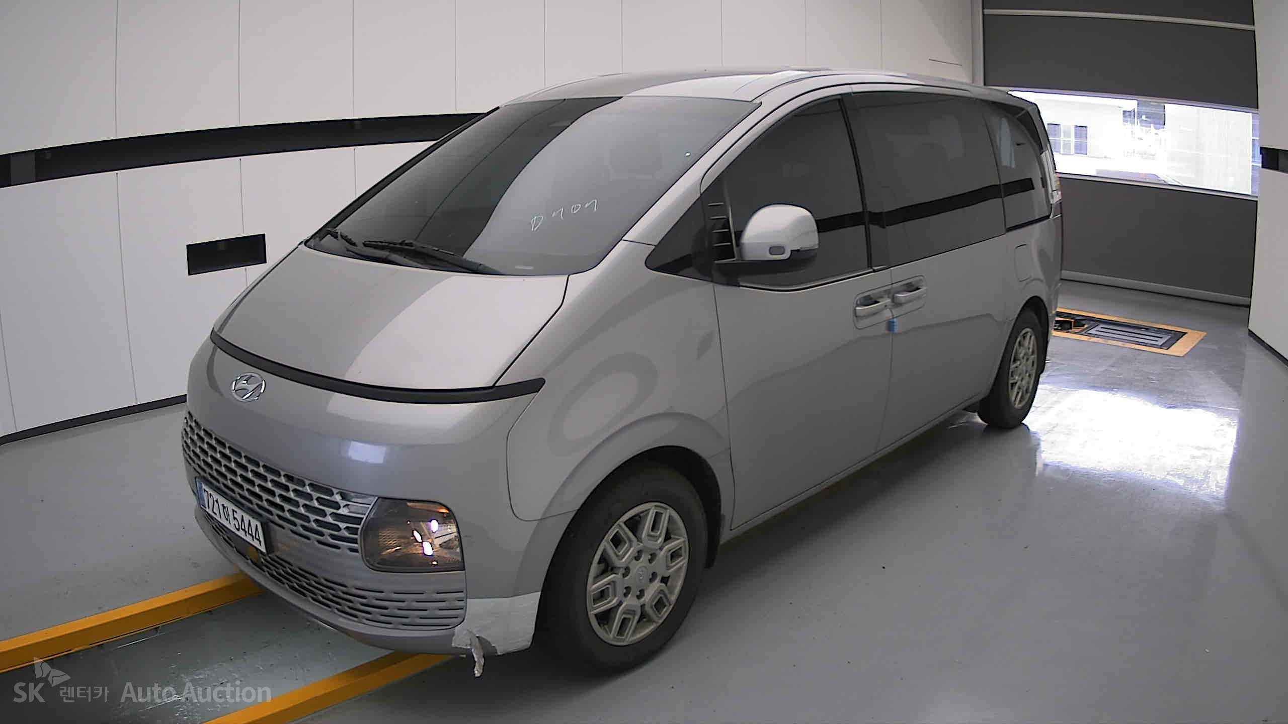 2023 - hyundai staria