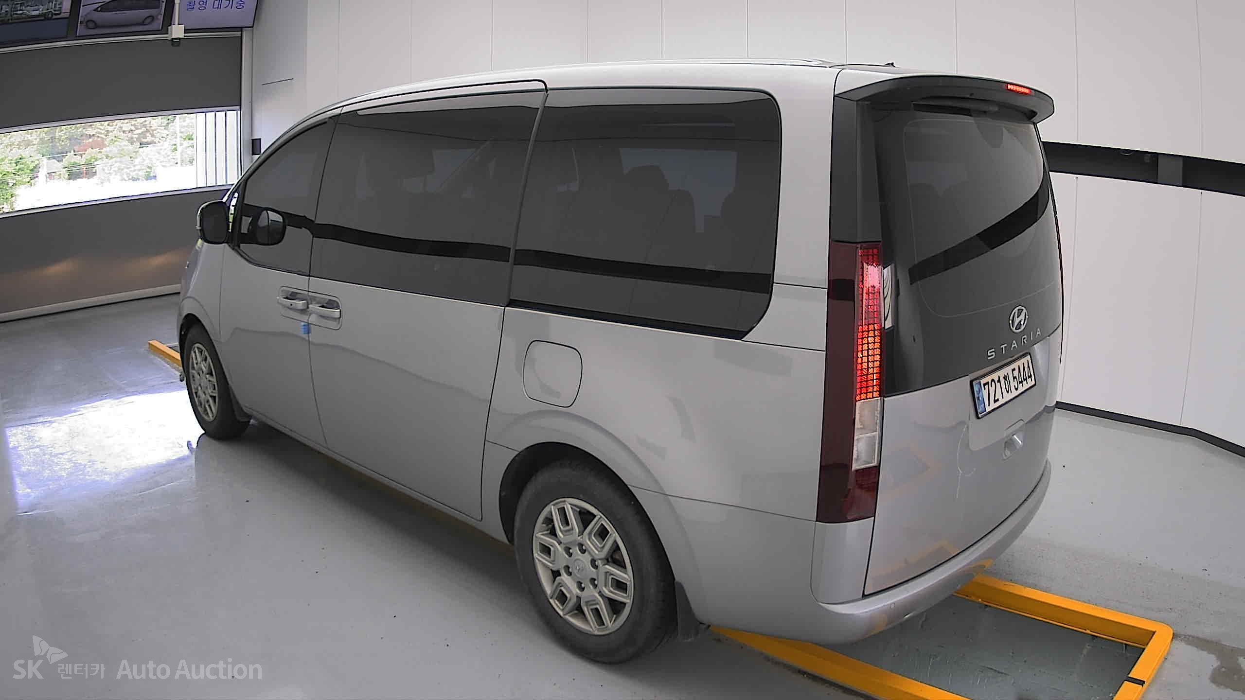 2023 - hyundai staria