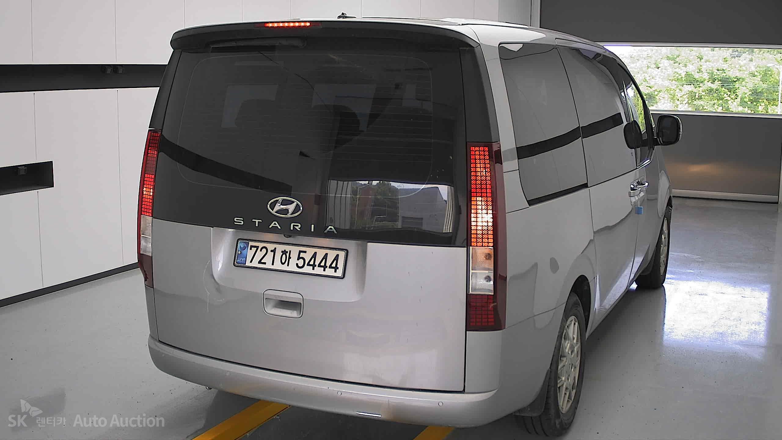 2023 - hyundai staria