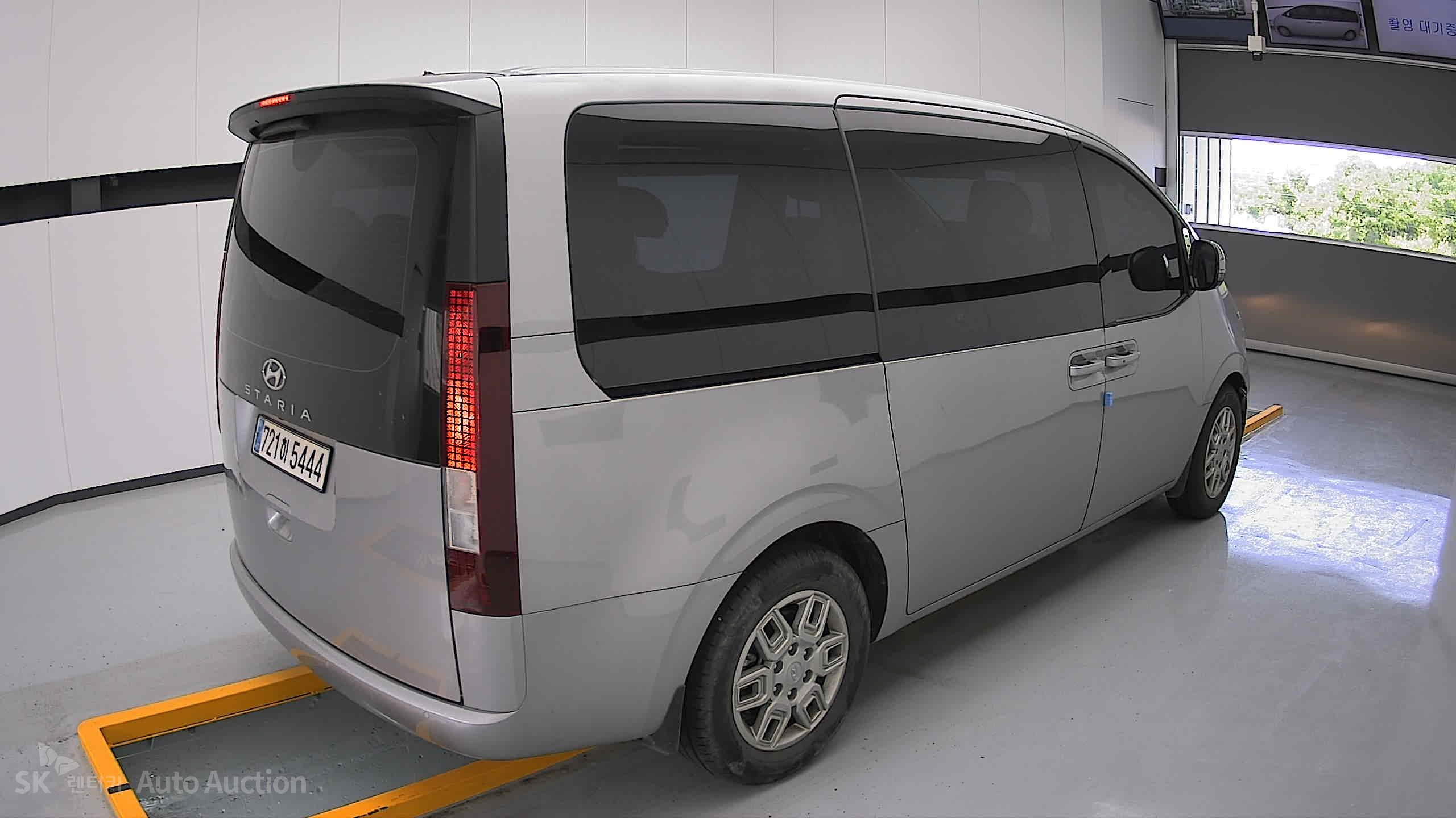 2023 - hyundai staria